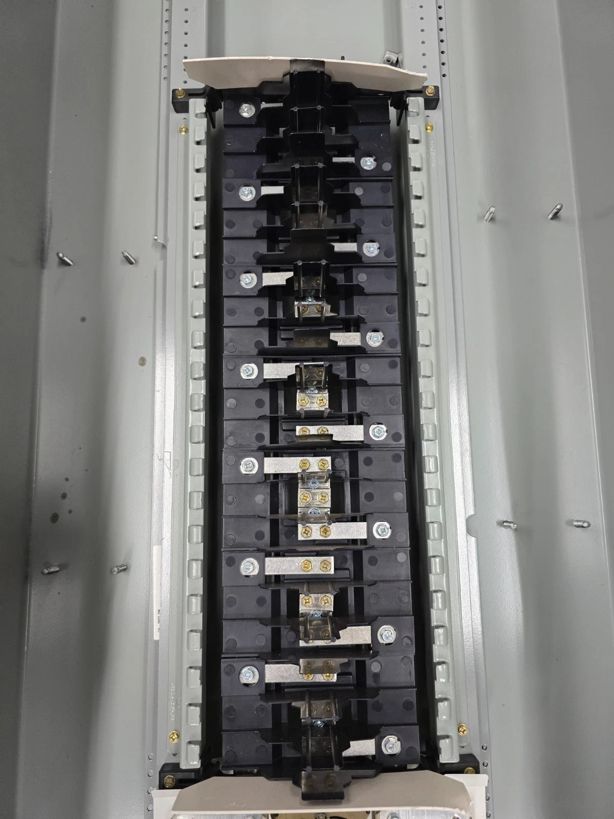 Eaton PRL2X Panelboard 400A 480/277V 3PH 4W MLO Panel 400 Amp 42 Cir 3R Encl New New