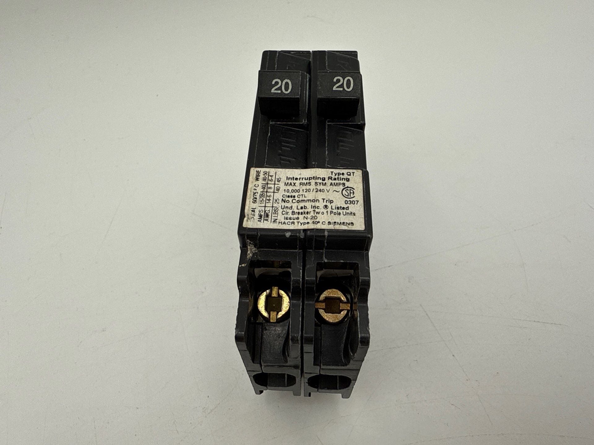 Siemens Q2020 Circuit Breaker 20A-20A 120/240V 20 Amp Tandem Single Pole Type QT New
