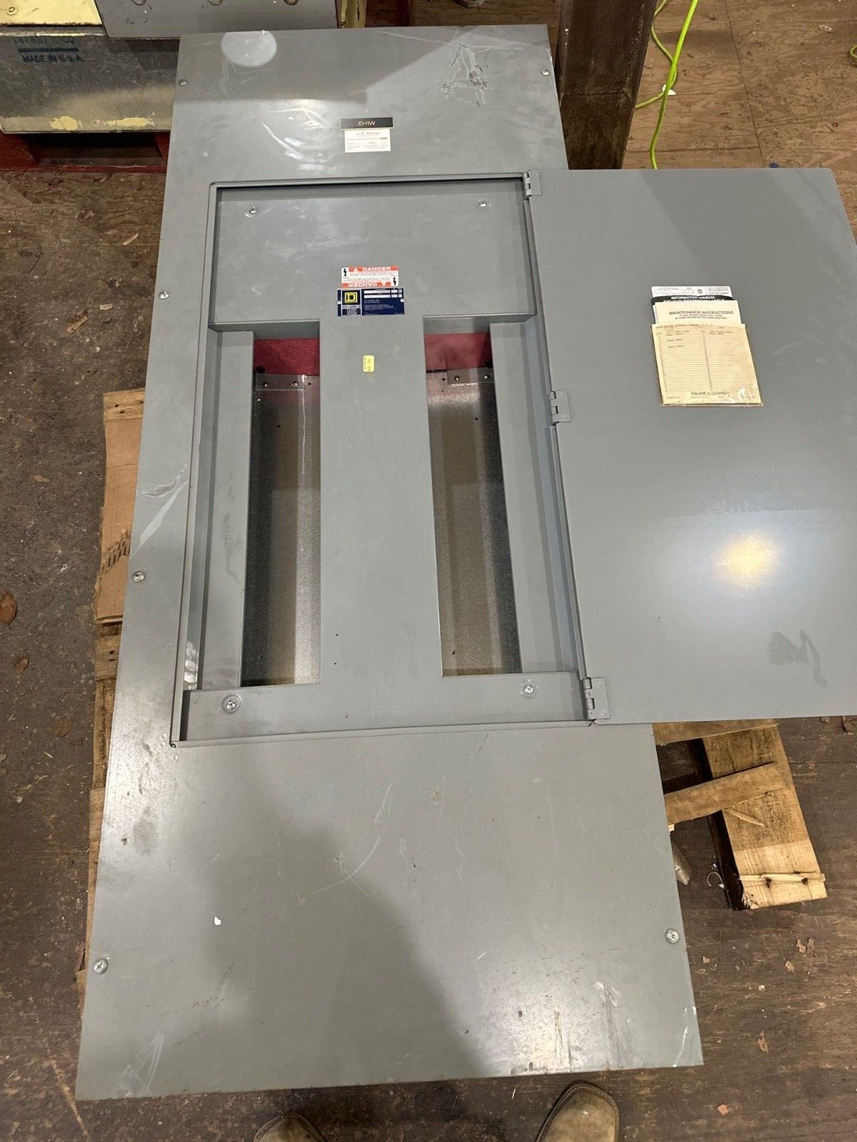 Square D I-Line Panelboard 225A 480Y/277V 3PH 4W 30 Circuit 225 Amp HC2665B MCB P479 Used