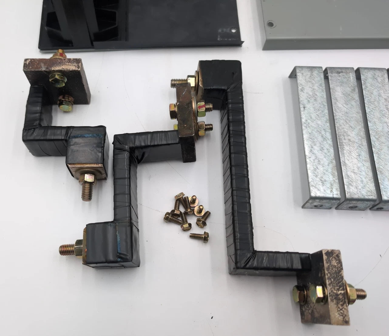 GE ACSMKSG Mounting Strap Kit 250-600A For SCP Plus Panel Frames SGD SGH SGL SGP Used