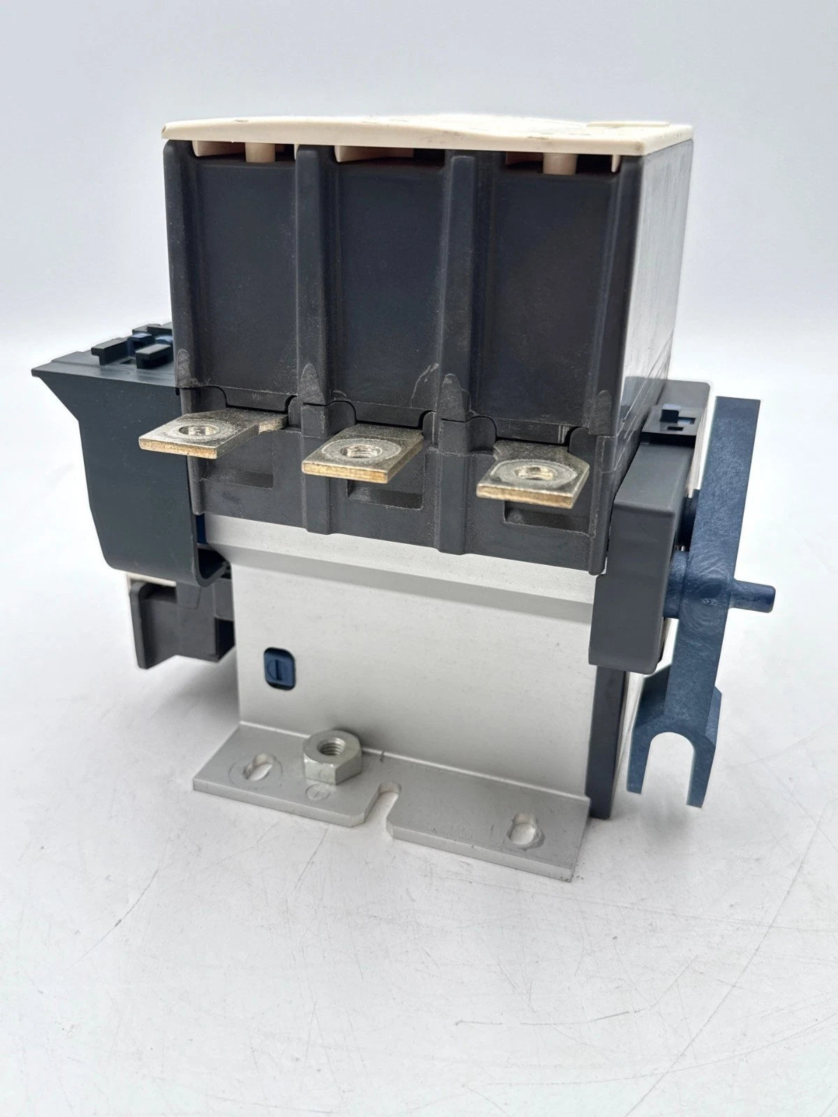 Schneider Elec LC1F185 Contactor 200A 3P 600V 150HP Coil 110-115V LC1-F185 Used