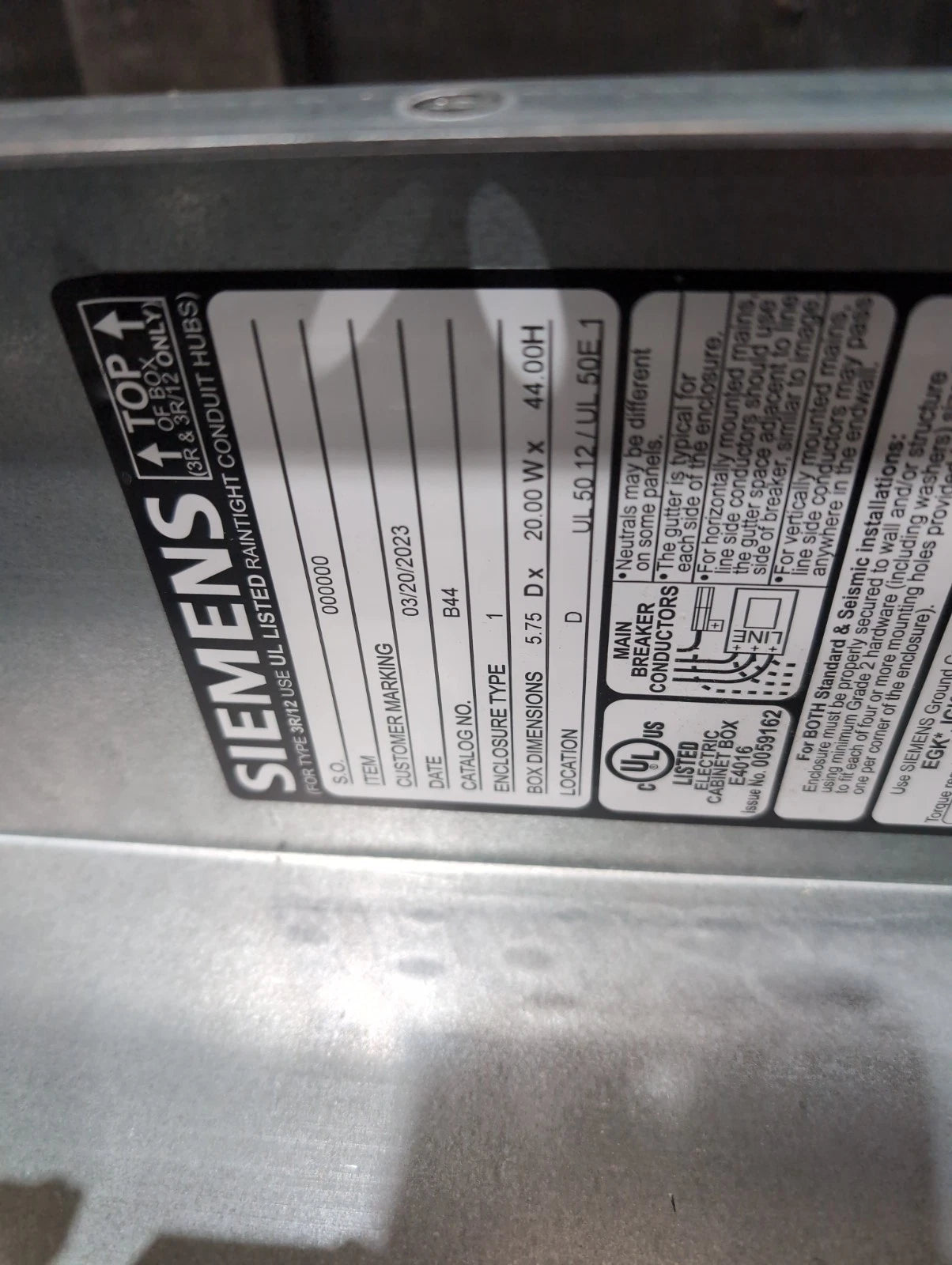 Siemens P1 Panelboard 250A 480/277V 3PH MLO Panel 250 Amp 42 Cir P1E42ML250ATST New