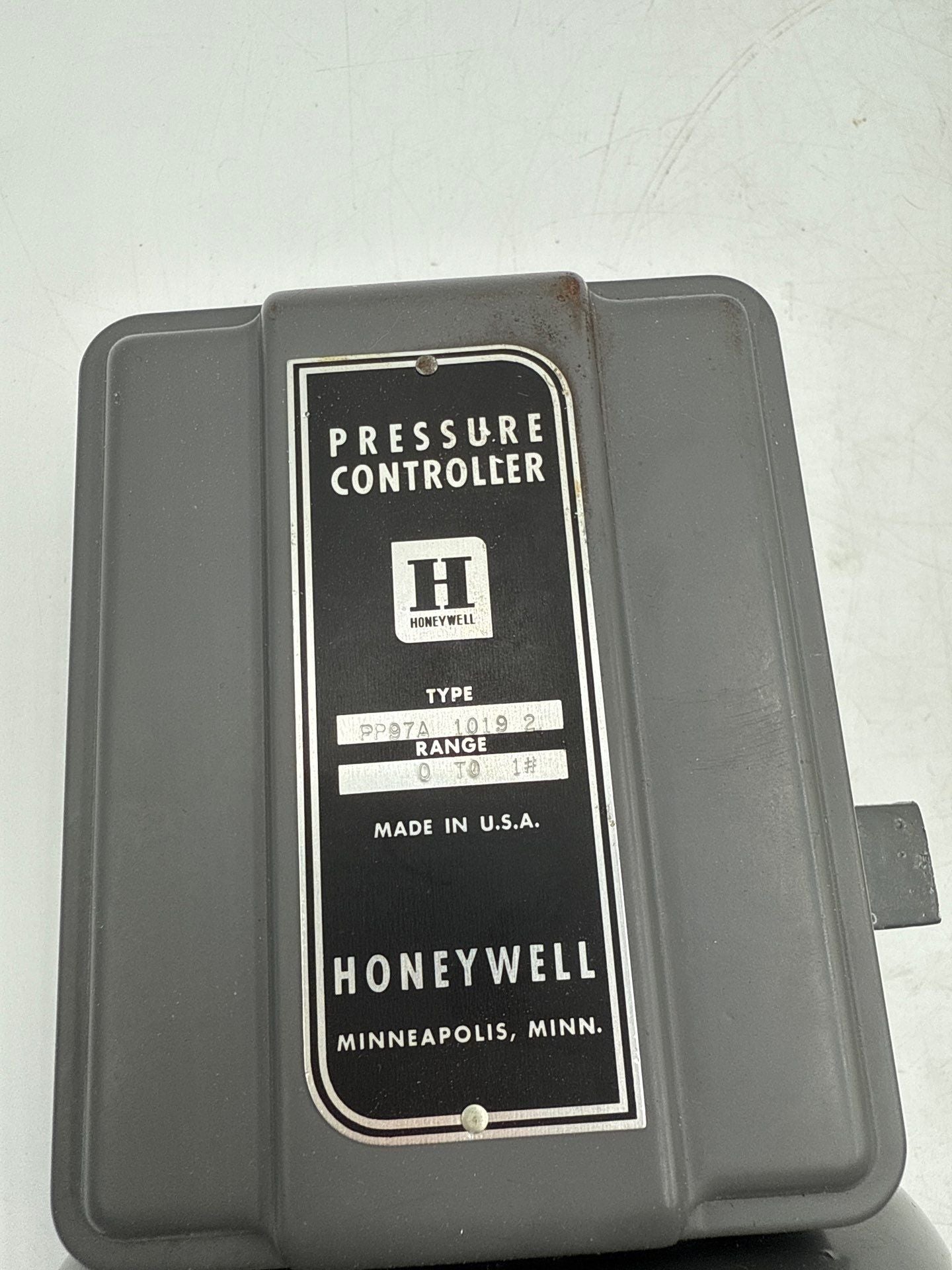 Honeywell PP97A-1019-2 Pressure Controller Proportioning Type 0-1 PSI Used