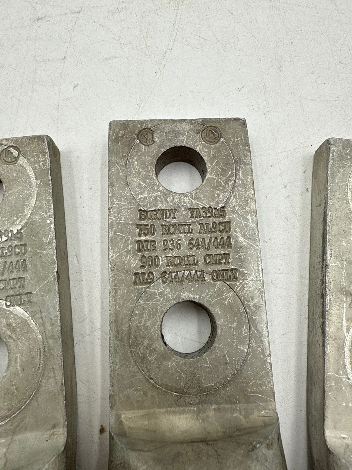 3PC Burndy YA39A5 Aluminum Compression Lug Yellow 2-Hole 1/2'' Stud 750kcmil New