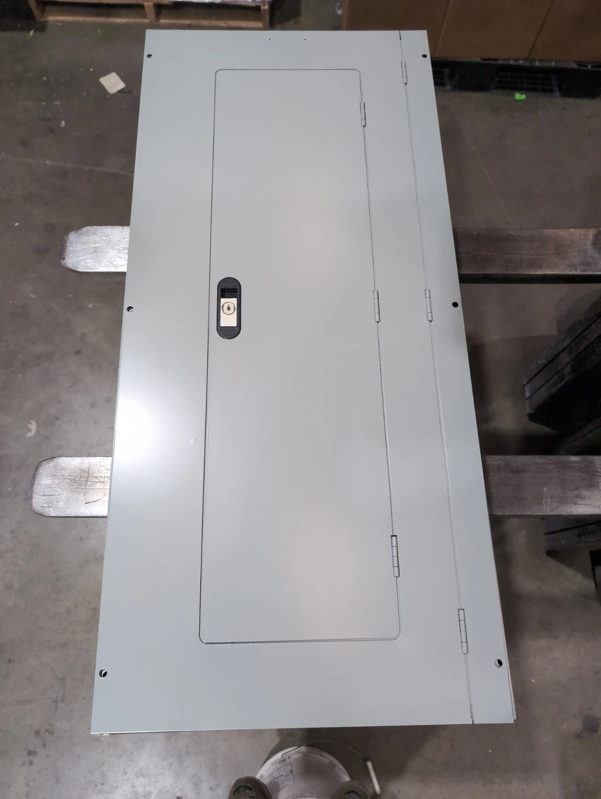 Siemens P1 Panelboard 250A 480/277V 3PH MLO Panel 250 Amp 42 Cir P1E42ML250ATST New