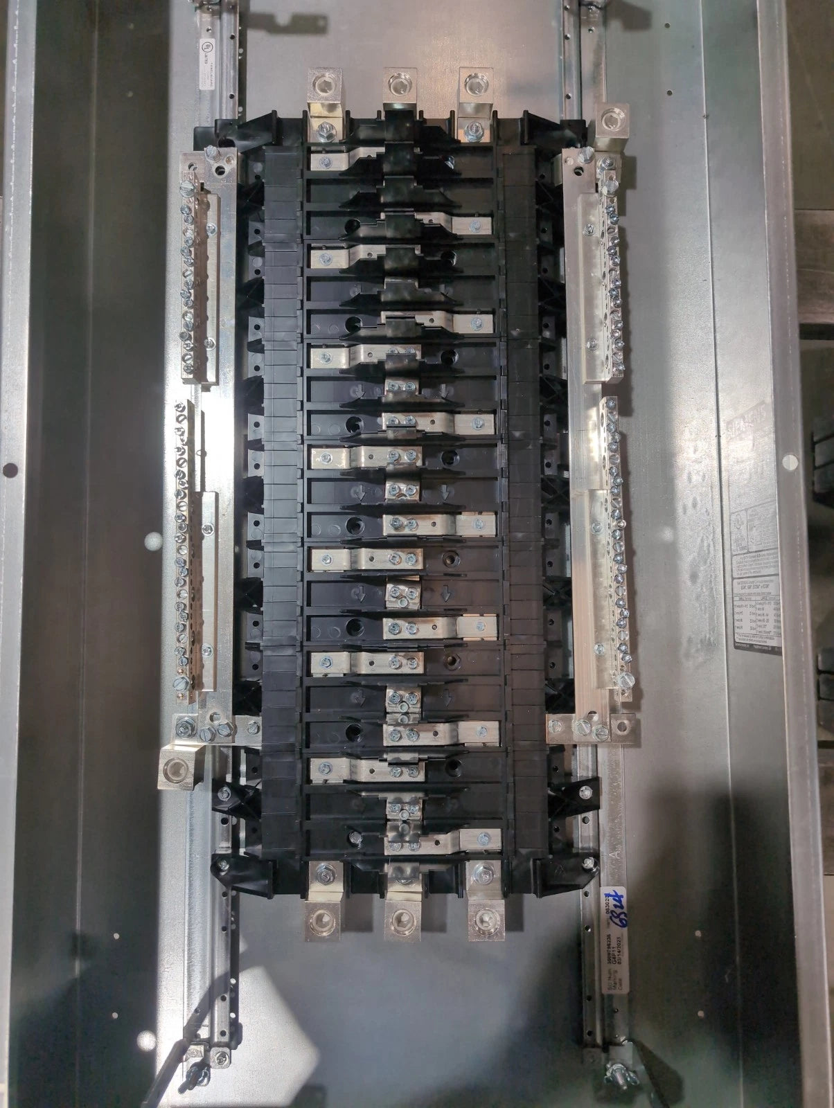 Siemens P1 Panelboard 250A 480/277V 3PH MLO Panel 250 Amp 42 Cir P1E42ML250ATST New