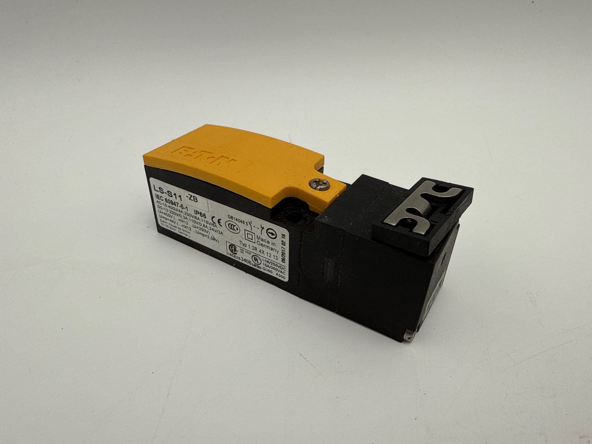 Eaton LS-S11-ZB Safety Interlock Switch 10A 415VAC 220VDC New