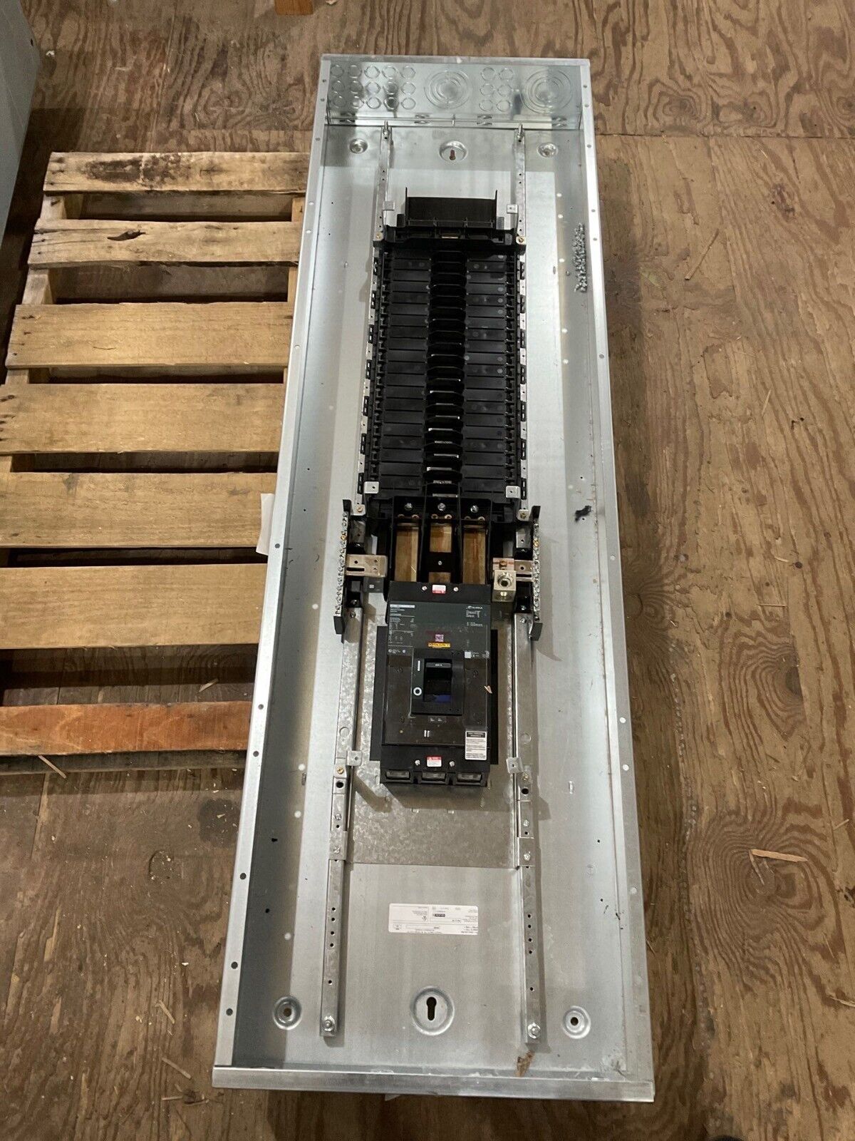 Square D NF Panelboard 400A 480/277V 3PH 4W 42Cir LAP36400MB MCB Indoor Encl P677 New