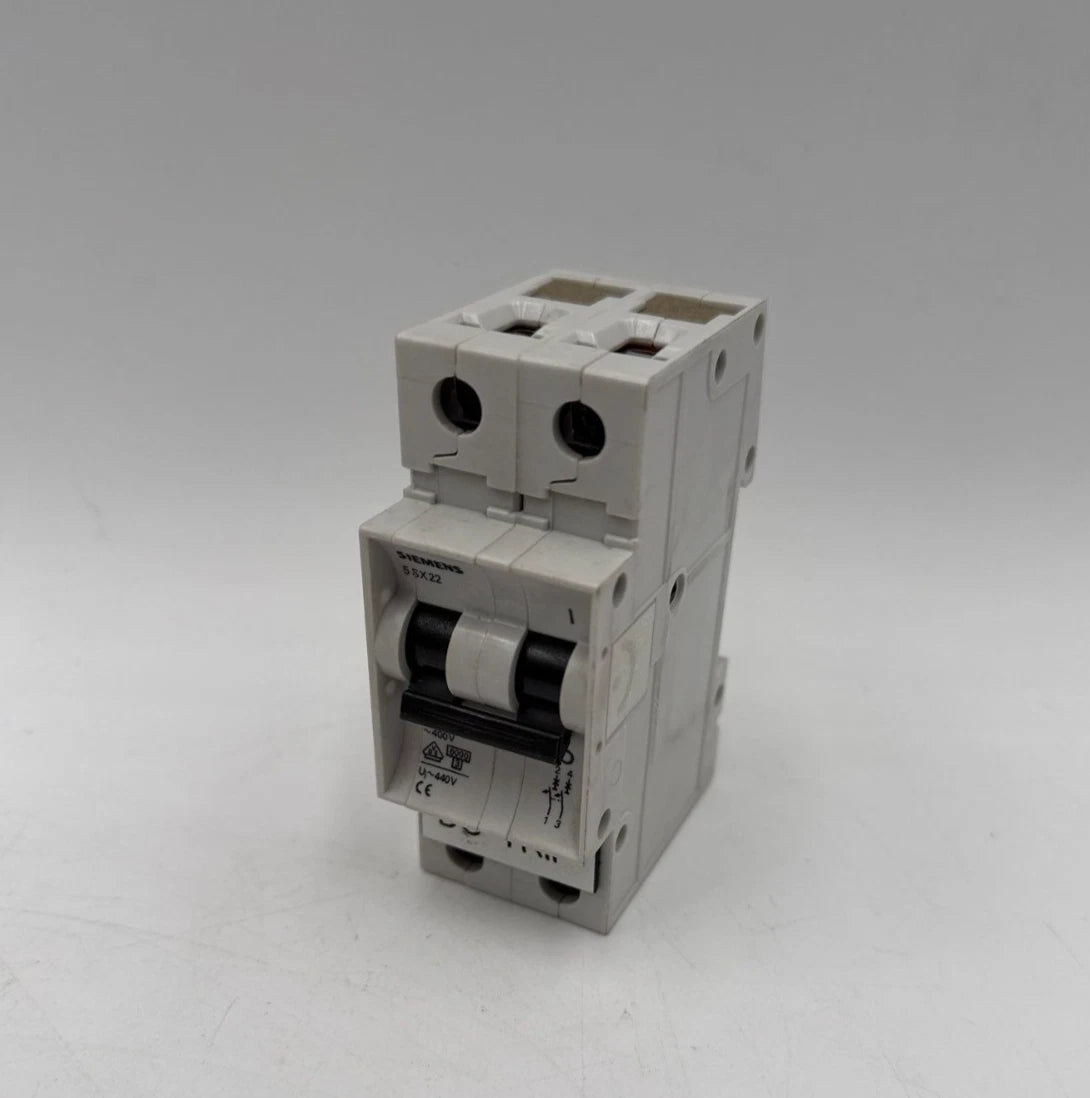 Siemens 5SX22-C10 Circuit Breaker 10A 2P 480V DIN Rail Mount 10 Amp 2 Pole Used