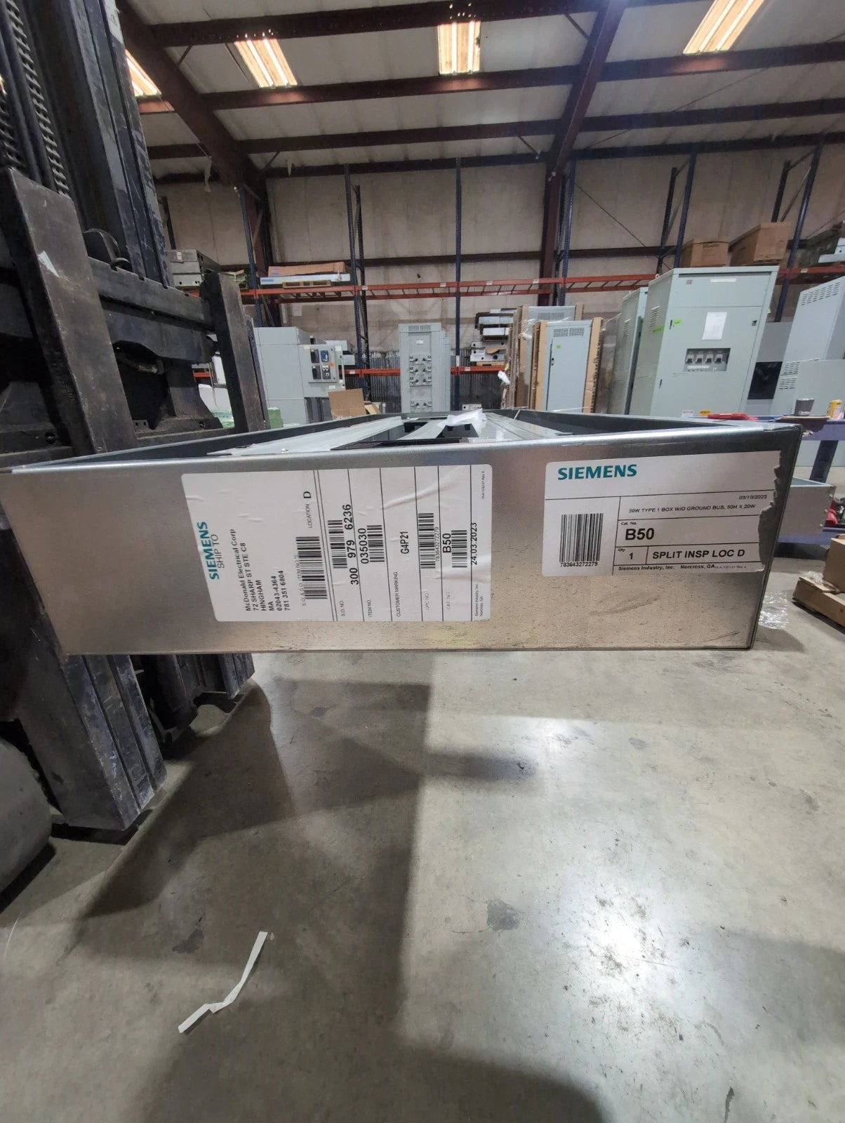 Siemens P1 Panelboard 250A 480/277V 3PH MLO Panel 250 Amp 54 Cir P1E54ML250ATST New