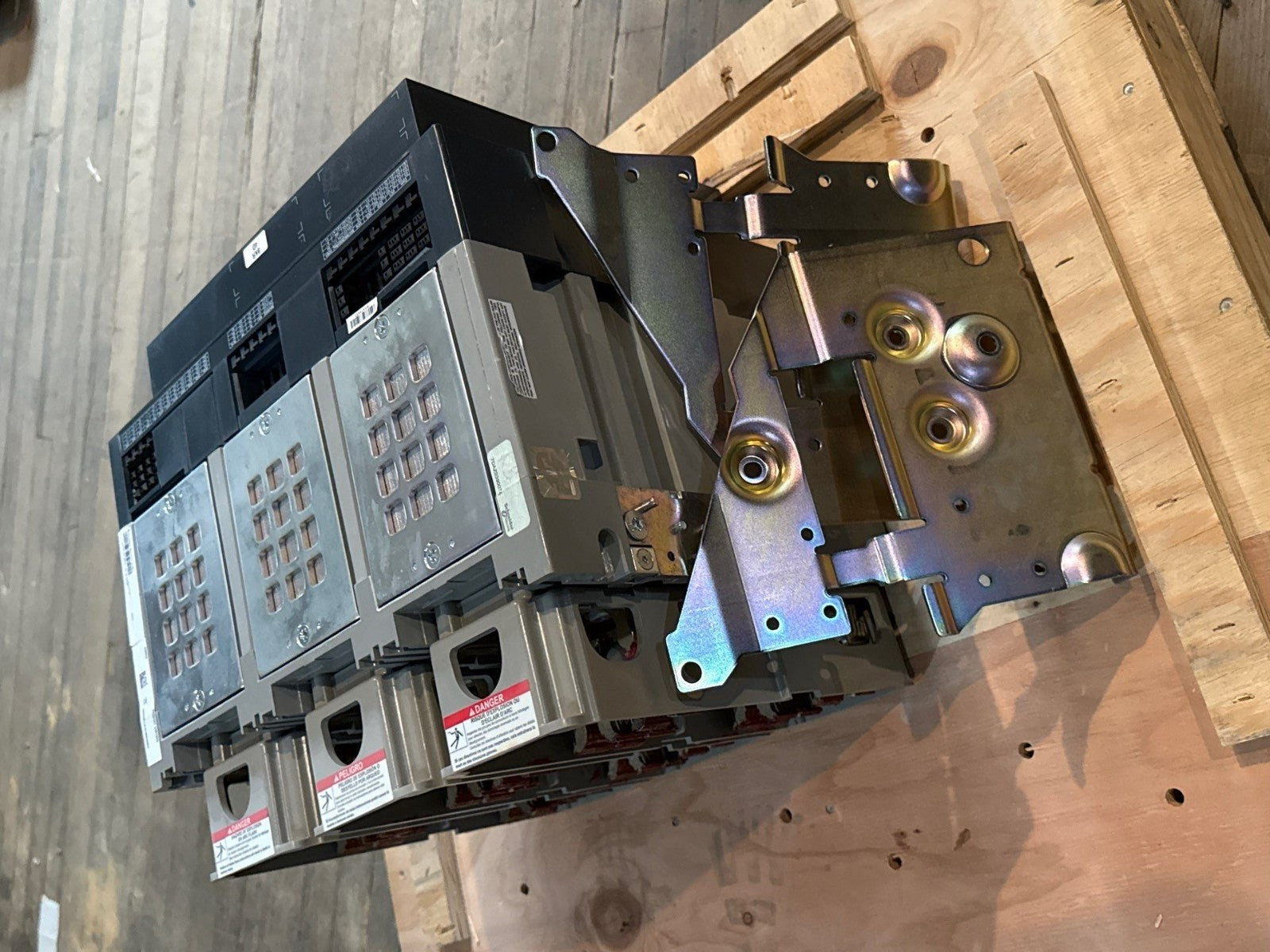 Square D NW16H1 Circuit Breaker 1200A 3P 635V MicroLogic 6.0A S164A-ERMS LSIG New