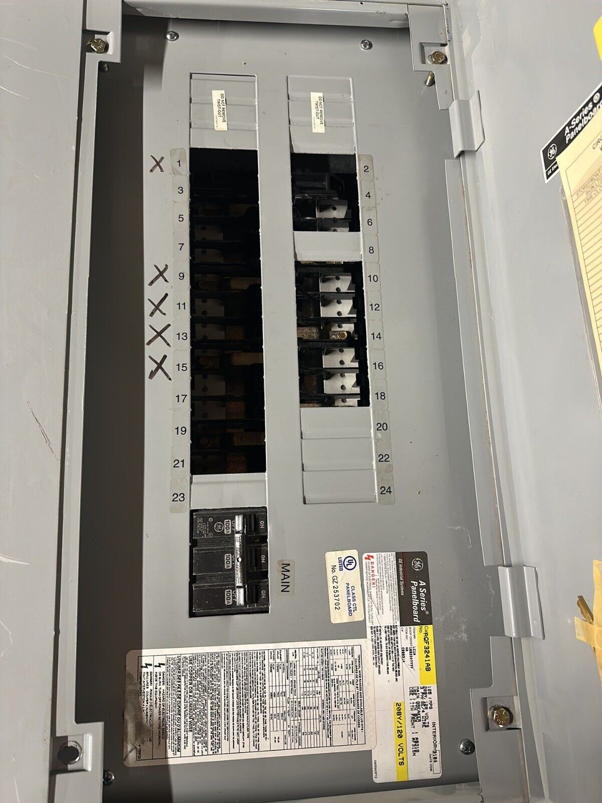 GE AQF3421AB Panelboard 125A 208Y/120V 3PH 24 CIR Indoor Encl MCB AB31B Box P224 Used