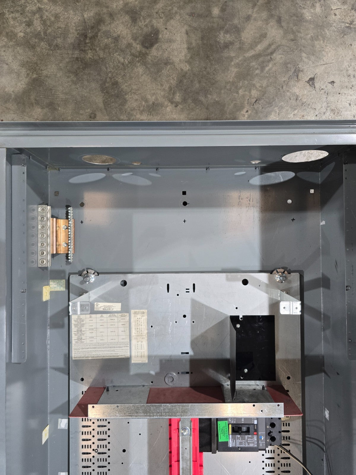 Square D I-Line Panel 225A 480V 3PH 3W MCB 225 Amp Main JLA36225SA 42Cir 3R Encl Used