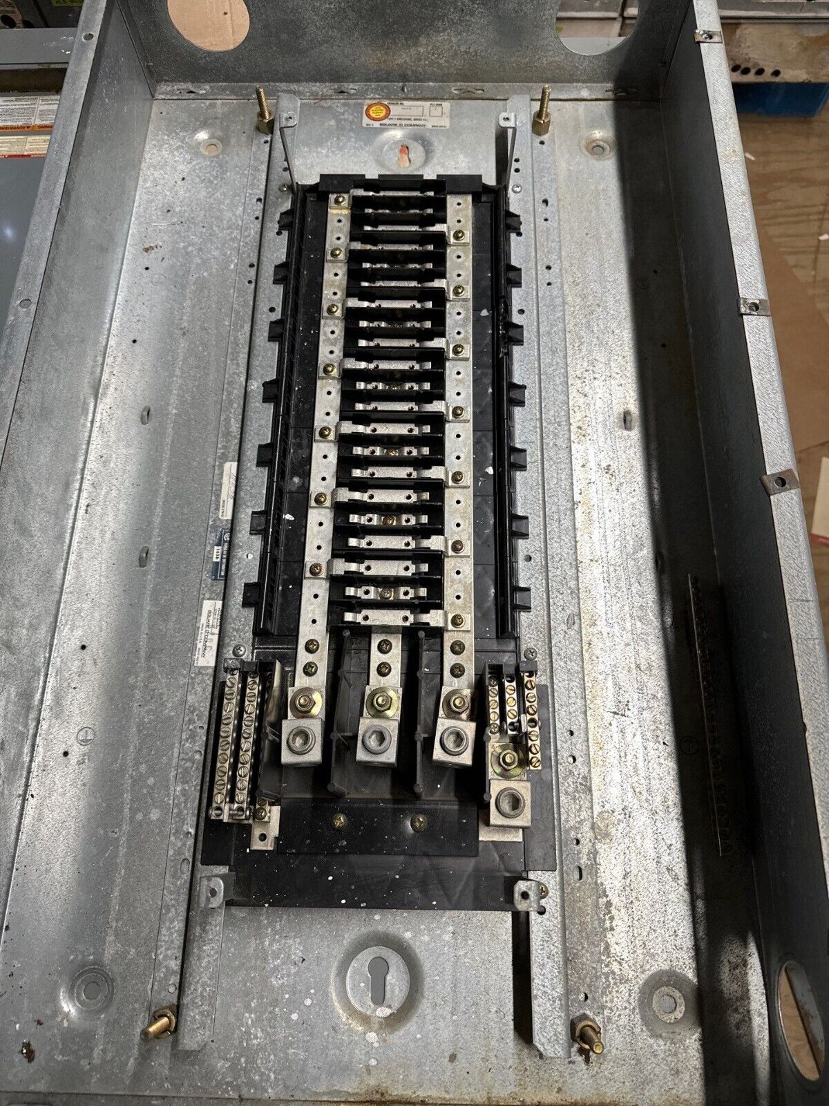 SQD NQOD442L225CU Panelboard 225A 208Y/120V 3PH 4W 42 CIR 225 Amp MLO Main Lug P308 Used