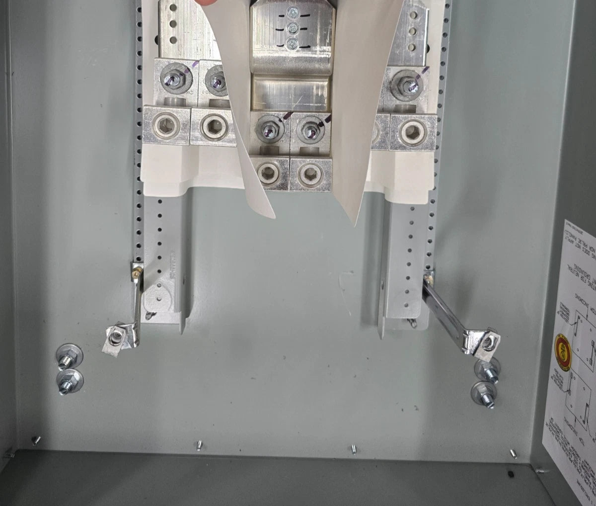 Eaton PRL2X Panelboard 400A 480/277V 3PH 4W 400 Amp 42 Cir MLO Panel 3R Encl New New