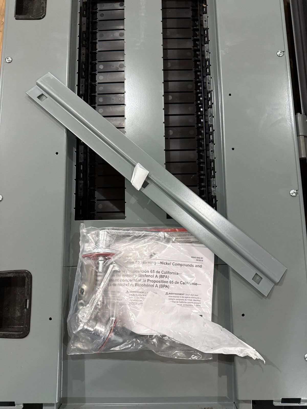 Square NF442L2C Panelboard 250A 600/347V 3PH 4W MLO Panel 250 Amp 42 Cir 3R Encl New