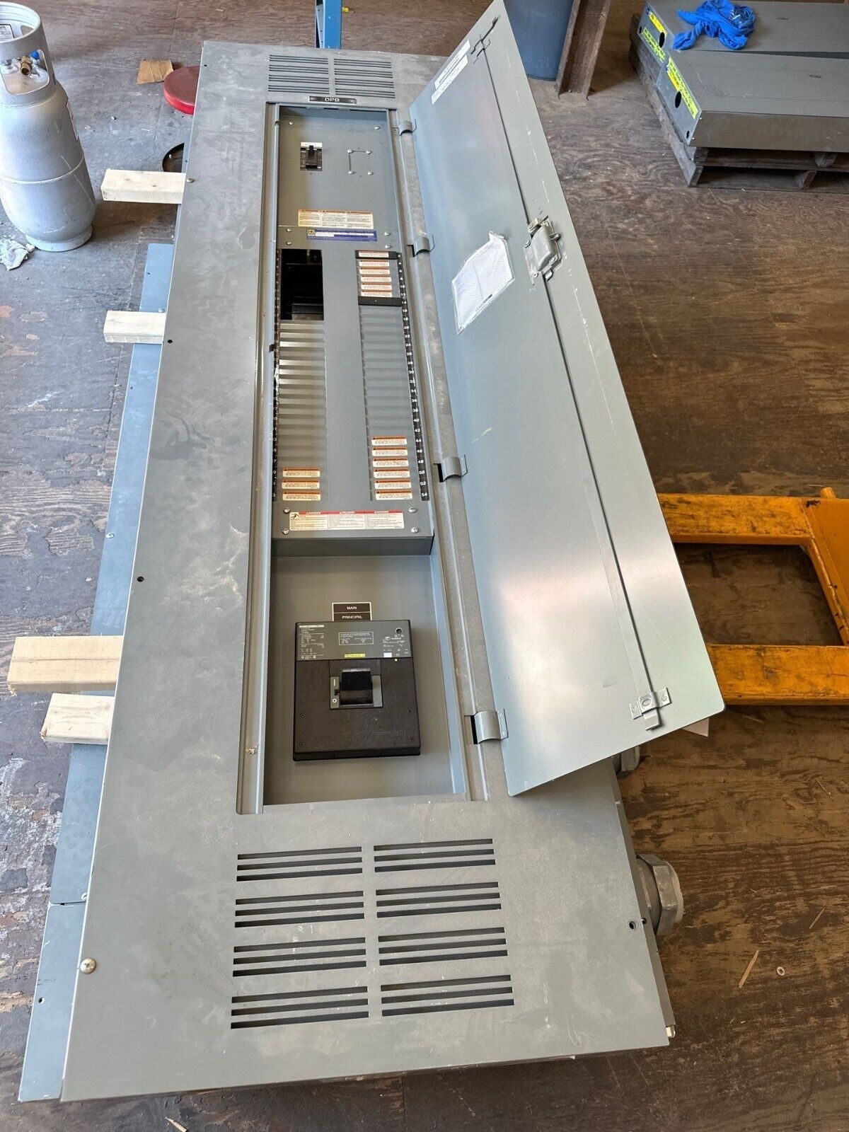 Square D NF Panelboard 300A 480/277V 3PH 4W Indoor Encl 54 Cir MCB Main LCP36300 P535 Used