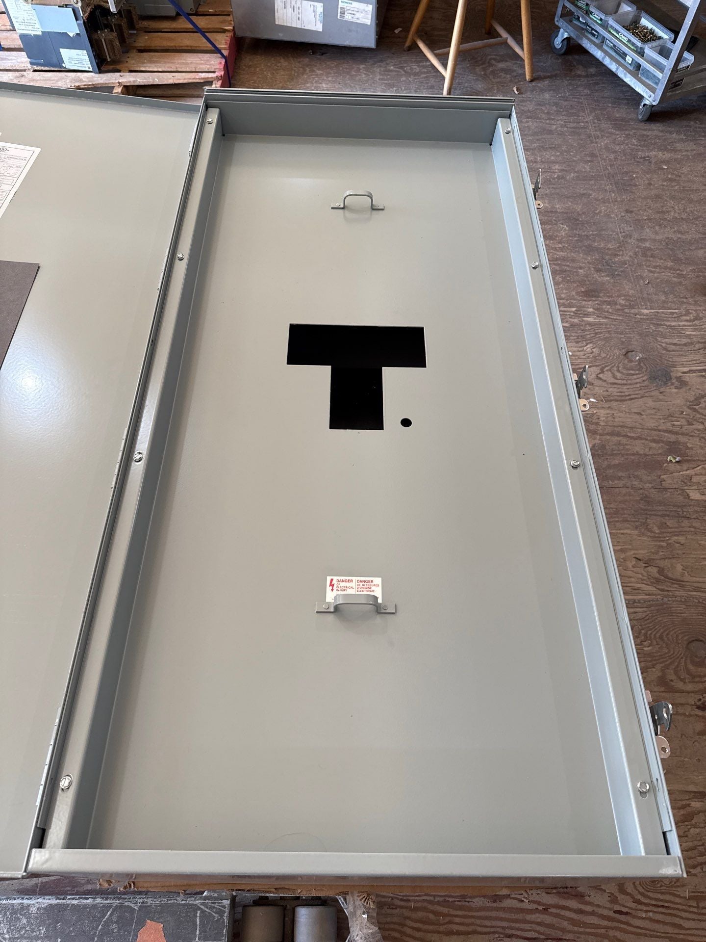 ABB XT7ENCL1200R Circuit Breaker Enclosure 1200A 600V Type 3R Rainproof New