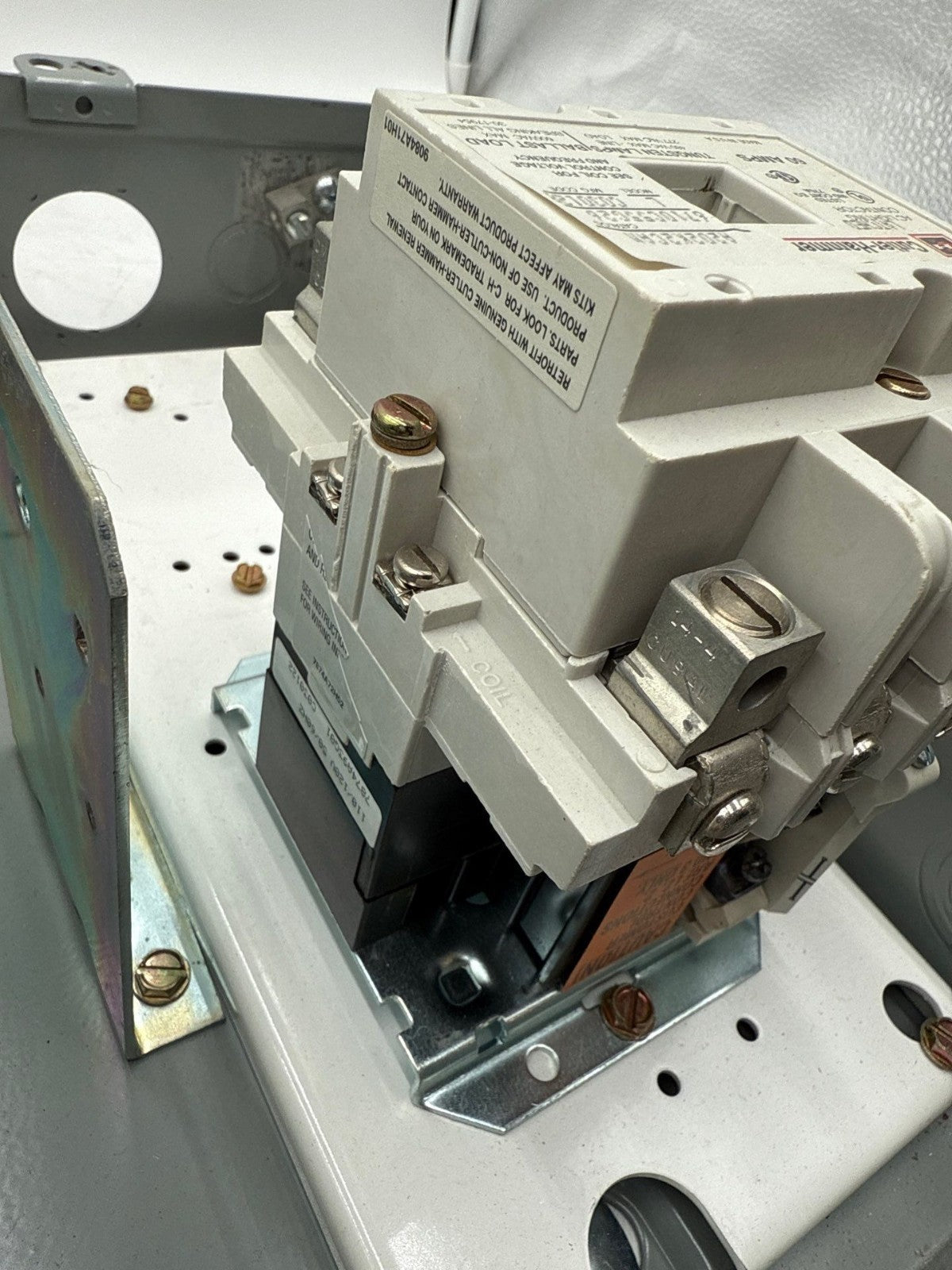 Cutler Hammer ECL04D1A3A Enclosed Lighting Contactor A202K2CAM 3P Coil 110/120V