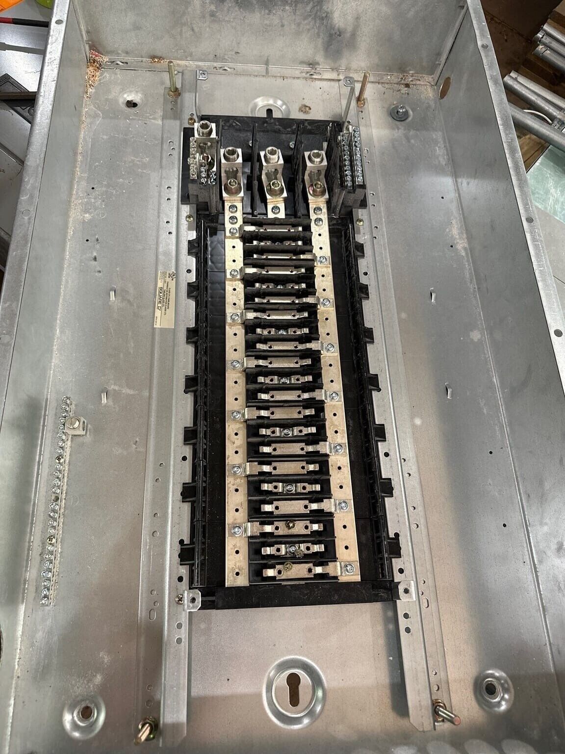 SQD NQOD442L225CU NQOD Panelboard 225A 240V 3PH 4W 42 CIR MLO Main Lug 225 Amp P511 Used