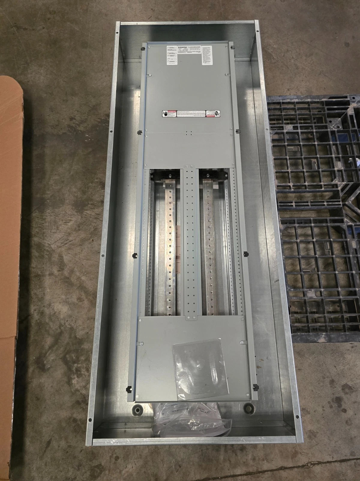 Siemens P3 Panelboard 800A 480V 3P 3W P3X56ML800ATS MLO Panel 800 Amp New