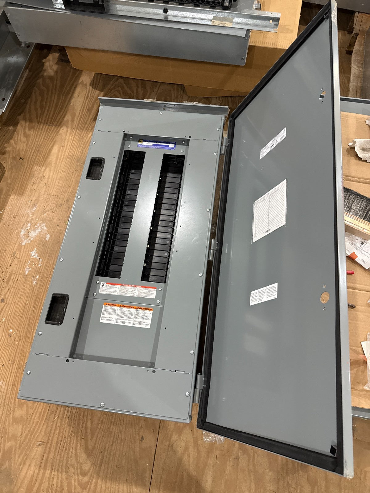 Square NF442L2C Panelboard 250A 600/347V 3PH 4W MLO Panel 250 Amp 42 Cir 3R Encl New