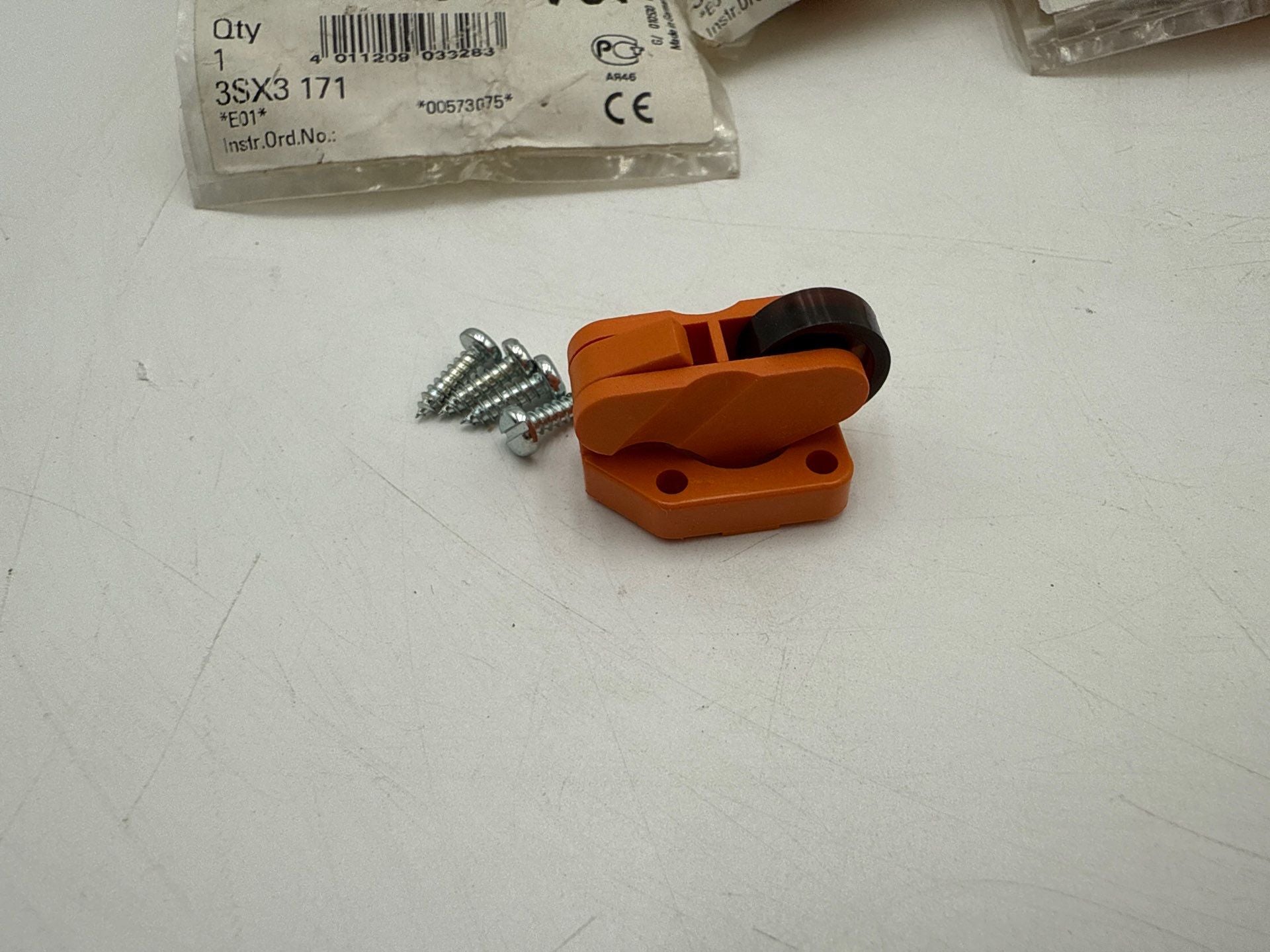 Siemens 3SX3 171 Actuator Head Pivot Arm Angle Roller Lever 10A 600V New
