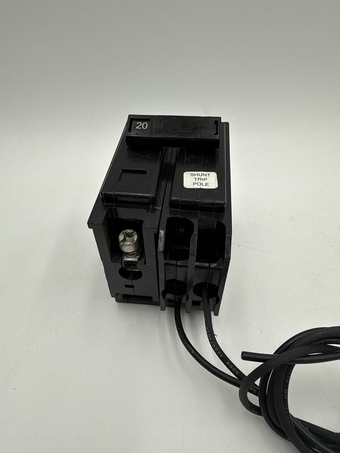 Eaton BAB1020S Circuit Breaker 20A 1P 120/240V BA Shunt Trip 20 Amp 1 Pole Used