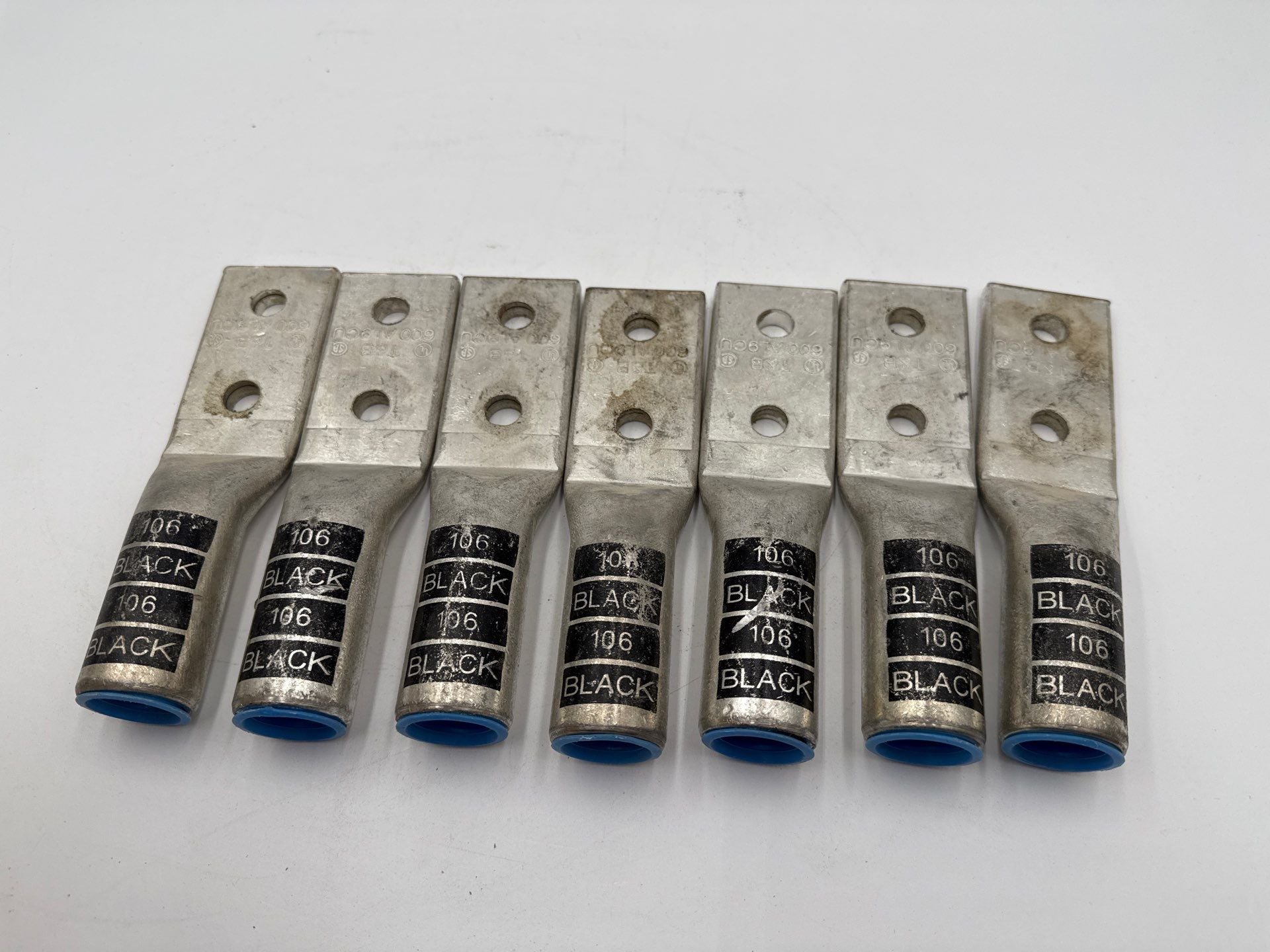 T & B 600 AL9CU Lug 1/2” Bolt 600 MCM CU OR AL 106 Black 7PC Lot New