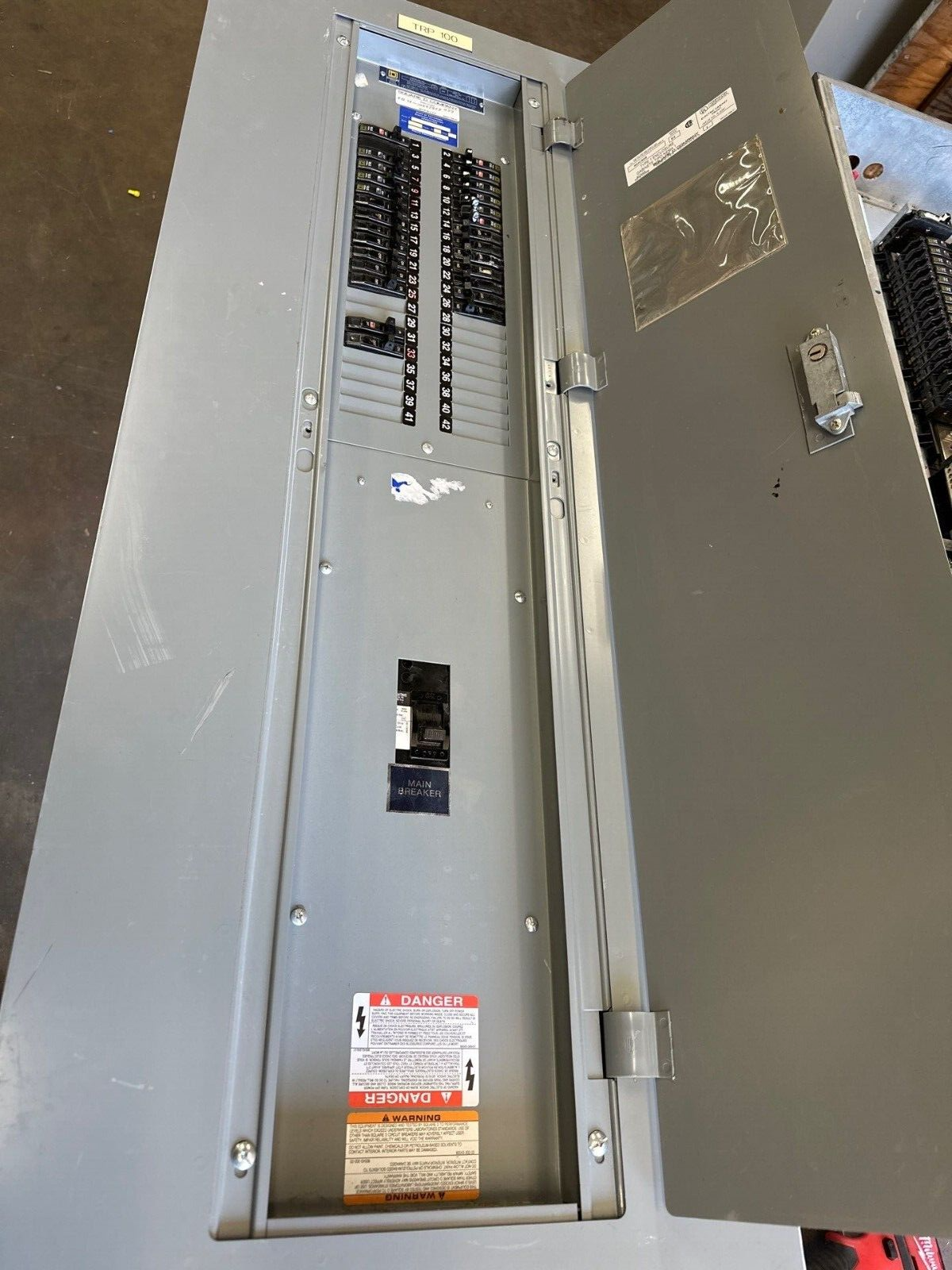 Square D NQOD Panelboard 225A 208Y/120V 3PH 42Cir 4W Indoor Encl MCB Q2L3100 P325 P324 Used