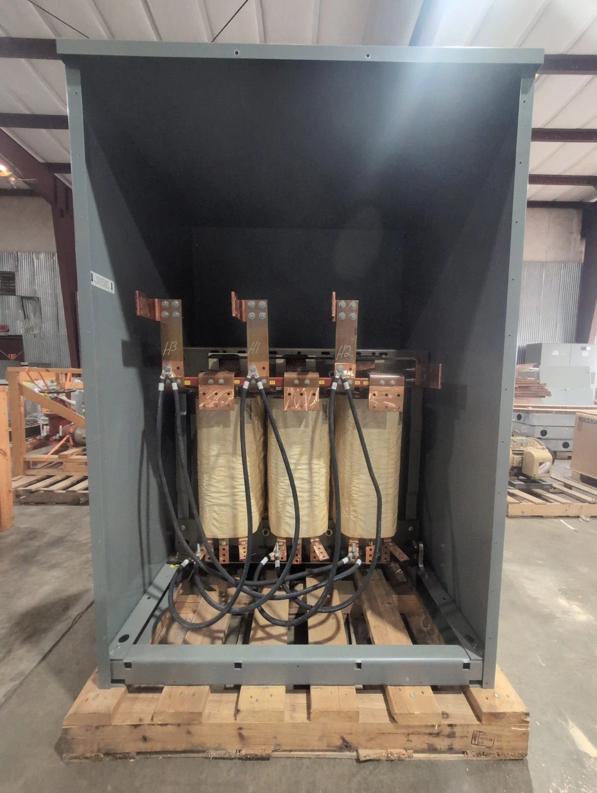 500 kVA Square D EX500T76HFCU Transformer Pri 480V Sec 480/277V 3PH 60Hz New New