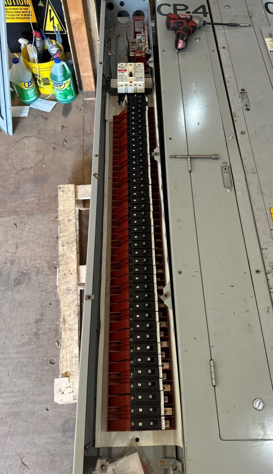 Eaton PRL1a-LX Panelboard 225A 120/240V 1PH 3W Indoor Encl 42 Circuit ED3225 P474 Used