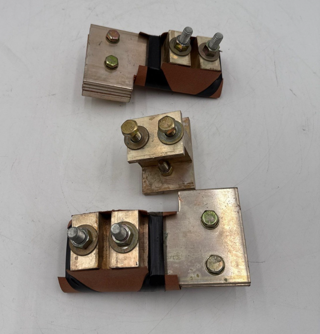 GE TJ4DPK Circuit Breaker Mounting Strap Kit 400A Max 600V Dual Twin BUS ONLY Used