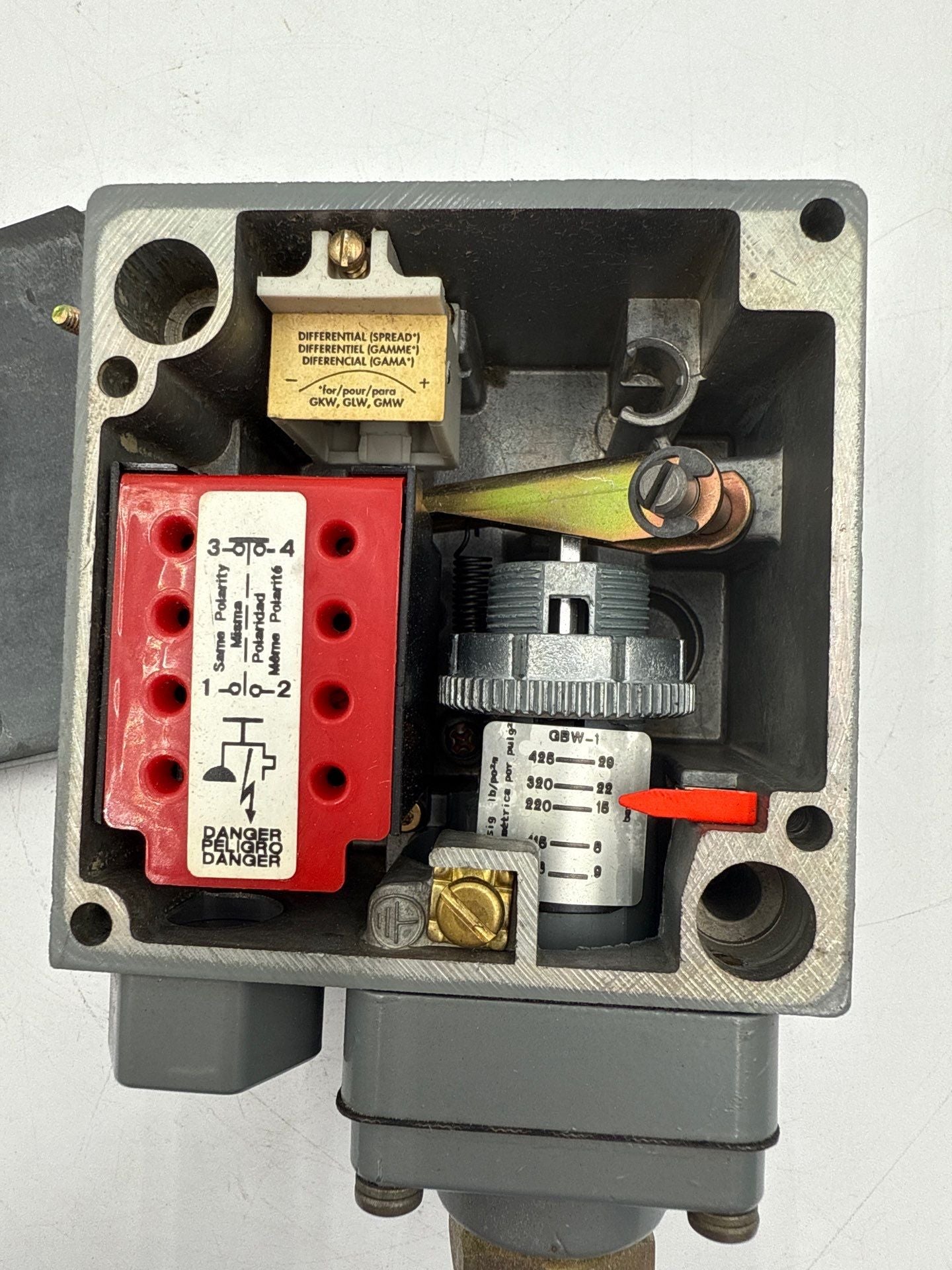 Square D 9012 GBW-1 Pressure Switch Adjustable 13-425 PSIG 120/240V 9012GBW1 New