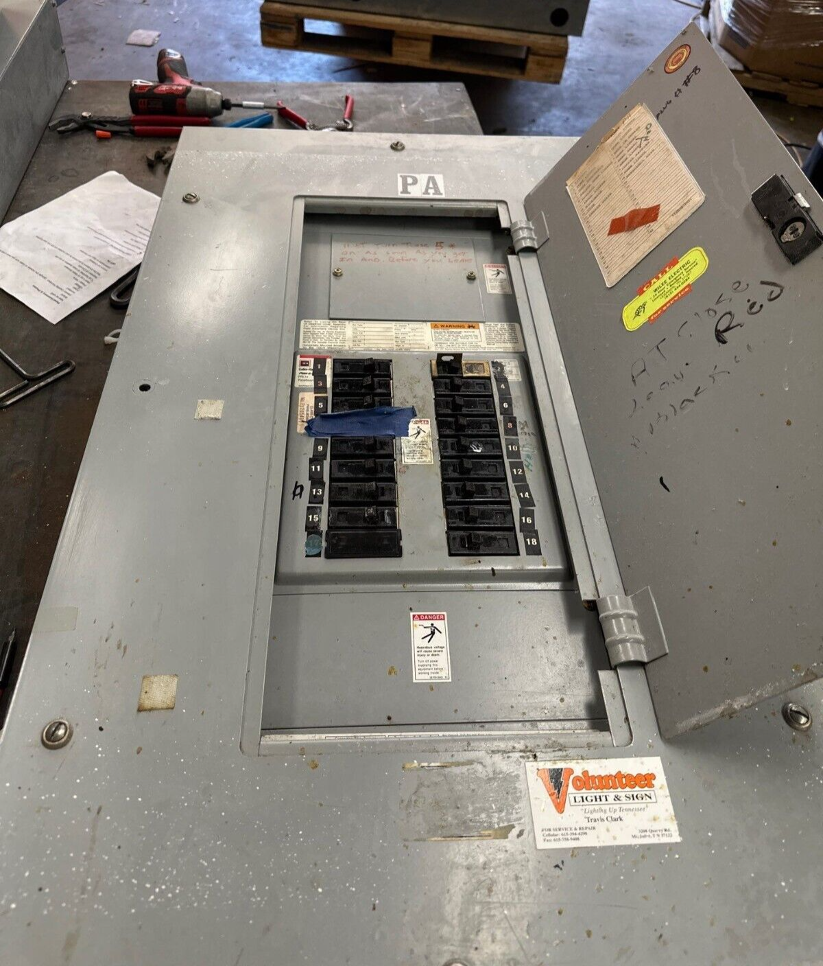 Cutler Hammer Pow-R-Line Panelboard 100A 240/120V 3PH 4W Indoor Main Lug MLO Used