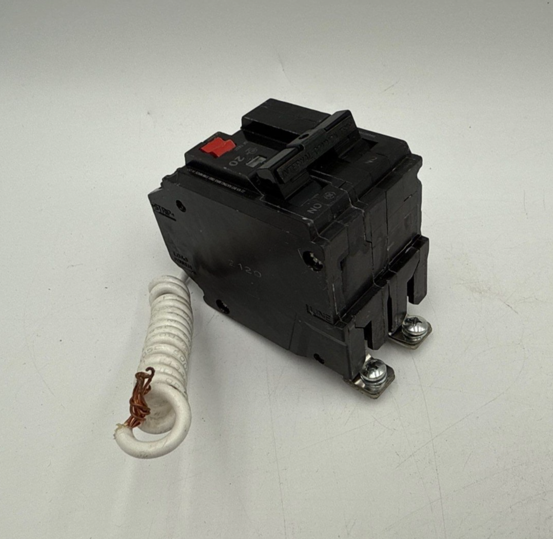 GE THHQB2120GFT Circuit Breaker 20A 2P 240V 22kA THHQB 20 Amp Bolt On GFCI New