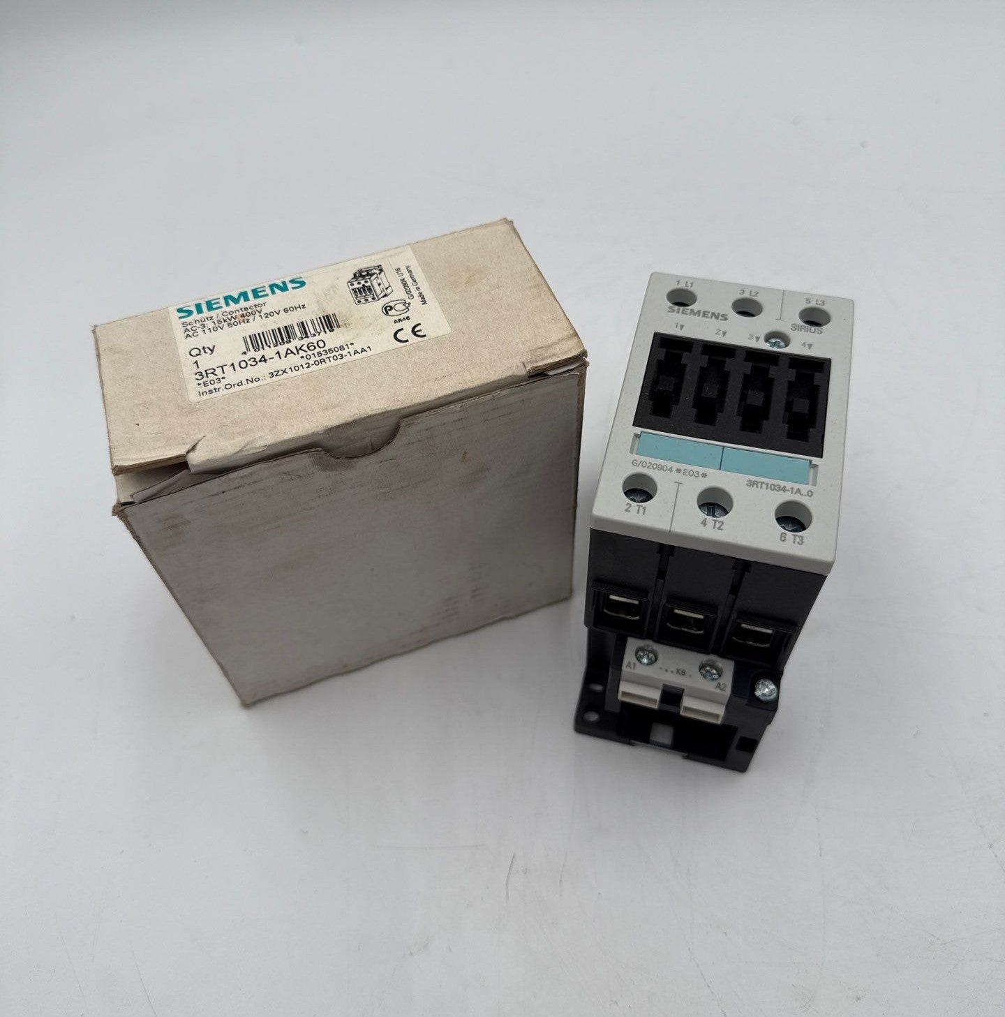 Siemens 3RT1034-1AK60 Contactor 32A 3P 600V 15kW Coil 110/120V New