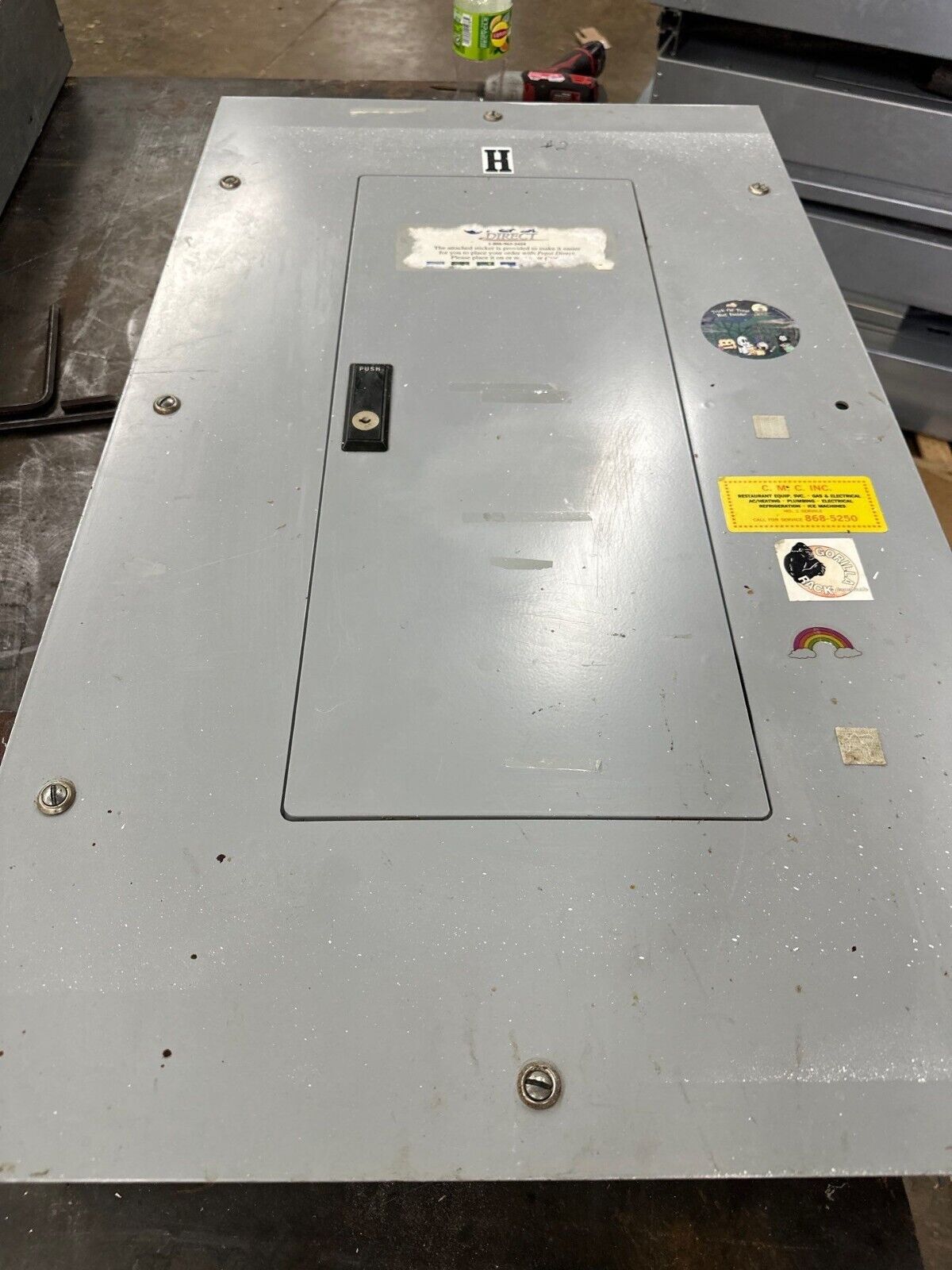 CUTLER HAMMER PRL-2A Panelboard 100A 480/277V 3PH 4W MLO 18CIR NEMA 1 w Key Used