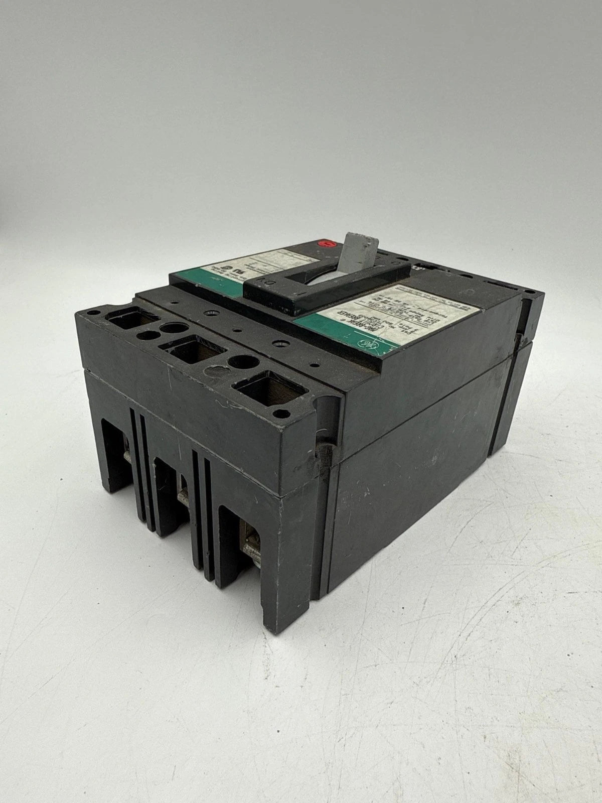 GE TEC36003 Circuit Breaker 3A 3P 600V 3PH TEC 3 Amp 3 Pole Used Used