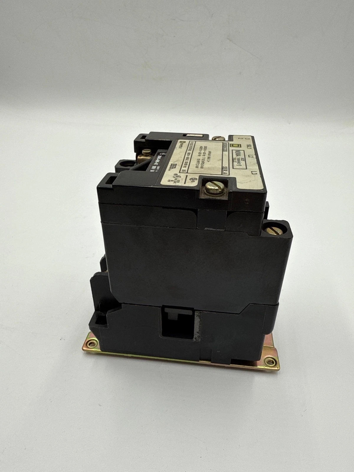 Square D 8536SCO3S NEMA Size 1 Contactor 3P 600V 3PH 10HP Coil 110/120V Ser A Used