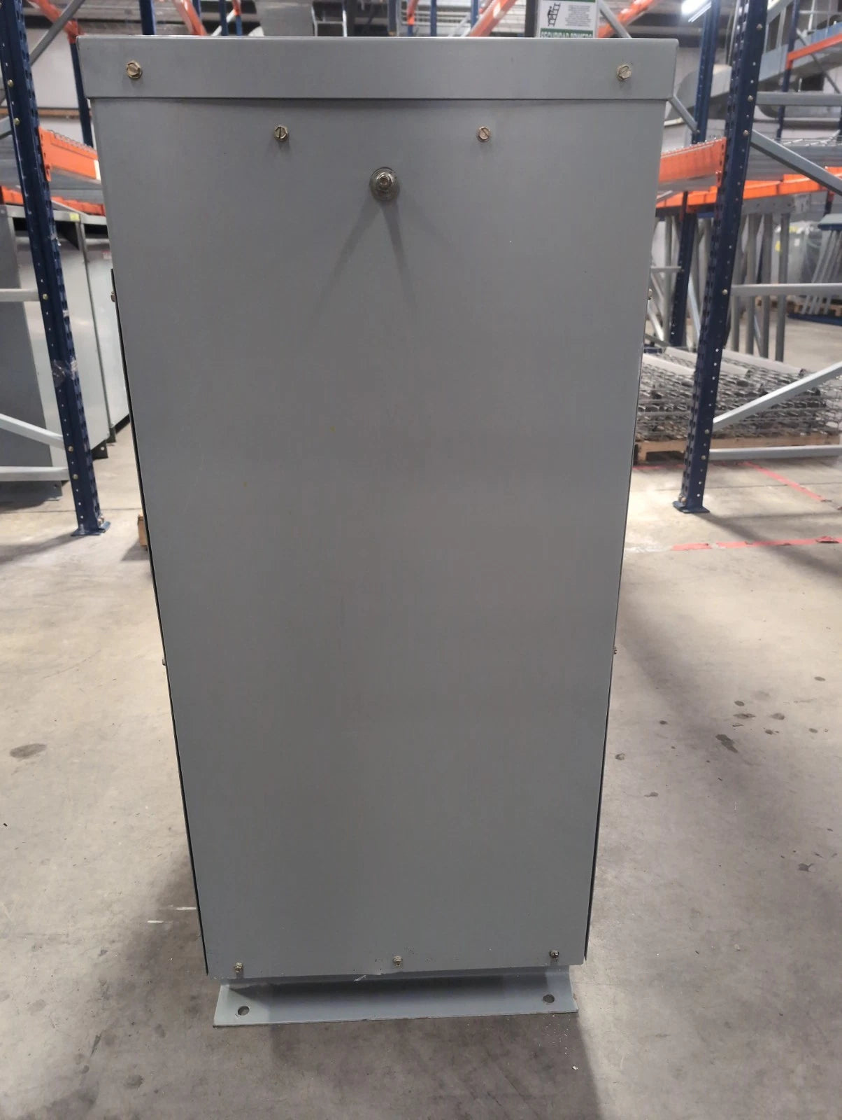 112.5KVA GE 9T23Q9565G03A Transformer 3PH Pri 480V Sec 208/120V Indoor Encl Used