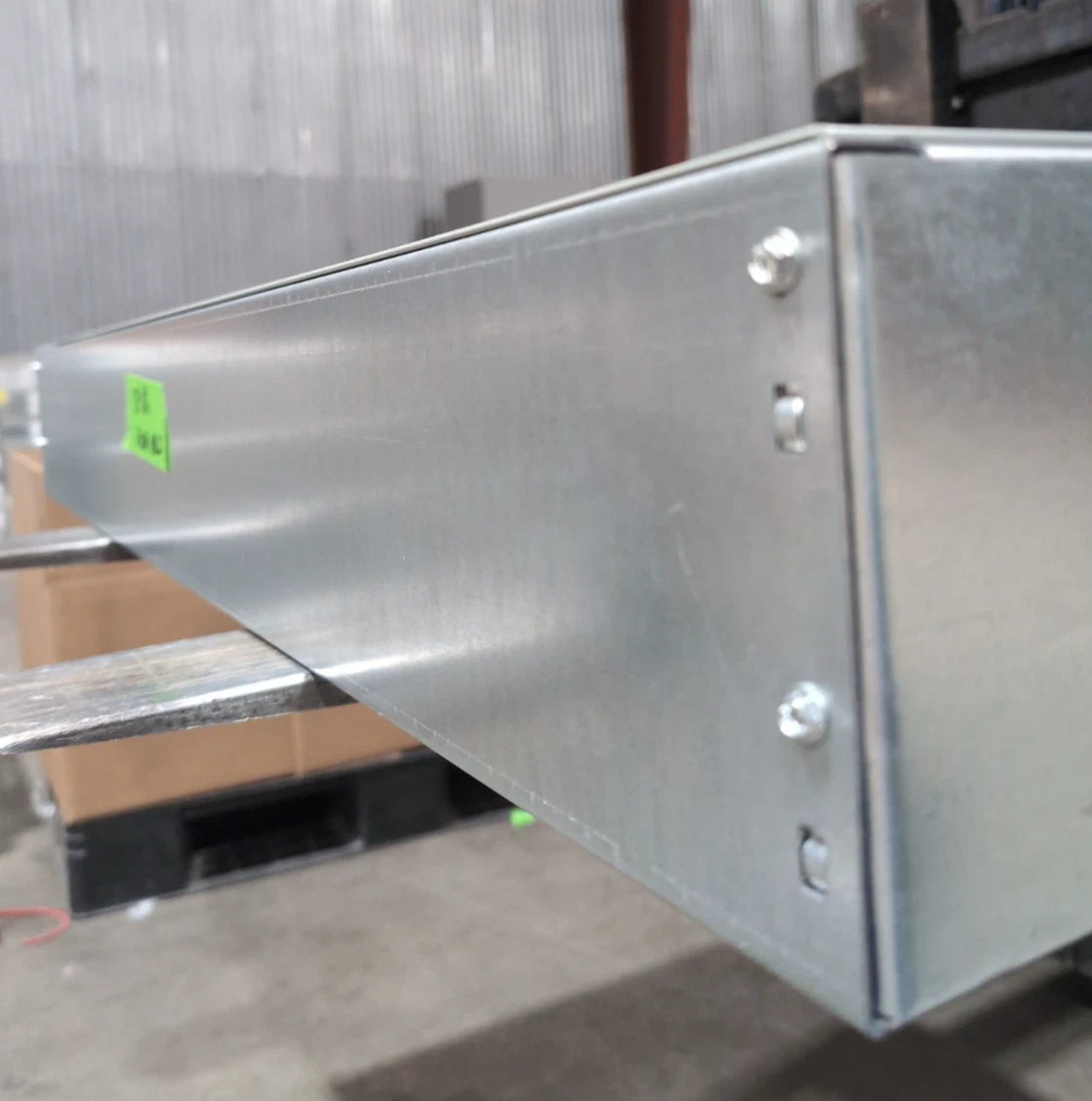 Siemens P1E42ML250ABST P1 Panelboard 250A 480/277V 3PH MLO Panel 250 Amp 42 Cir New