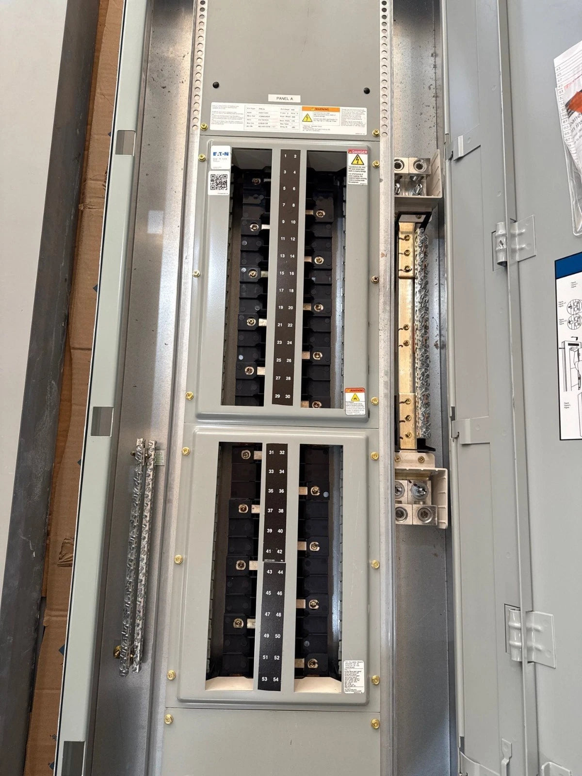 Eaton PRL2A Panelboard 600A 208/120V 3PH 4W MLO Panel 600 Amp 54Cir EZB2072R New New