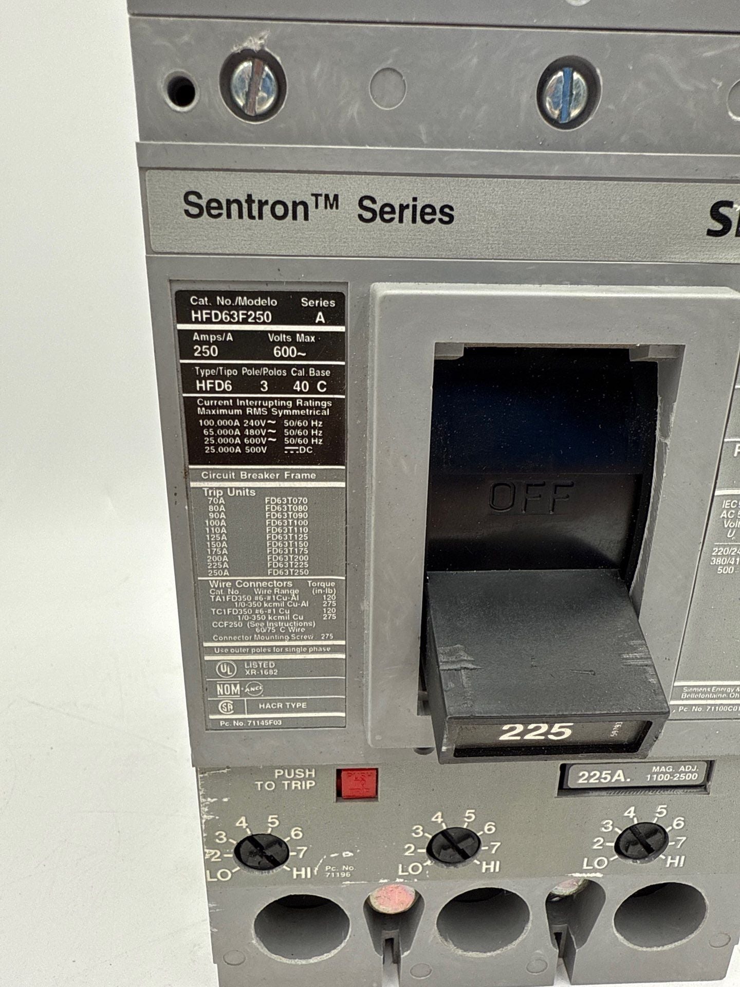 Siemens HFD63B225 Circuit Breaker 225A 3P 600V HFD6 225 Amp 3 Pole Sentron Used