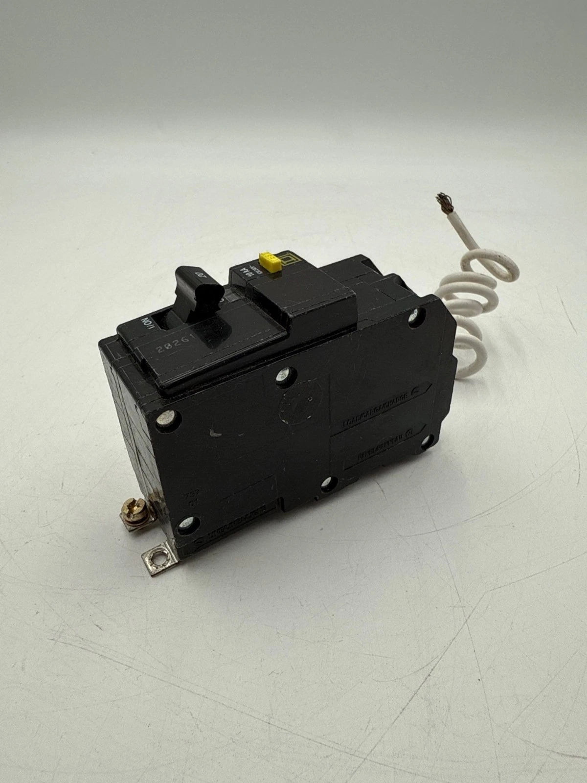 Square D QOB220GFI Circuit Breaker 20A 2P 120/240V 1PH 10kA QOB Bolt On 20 Amp Used
