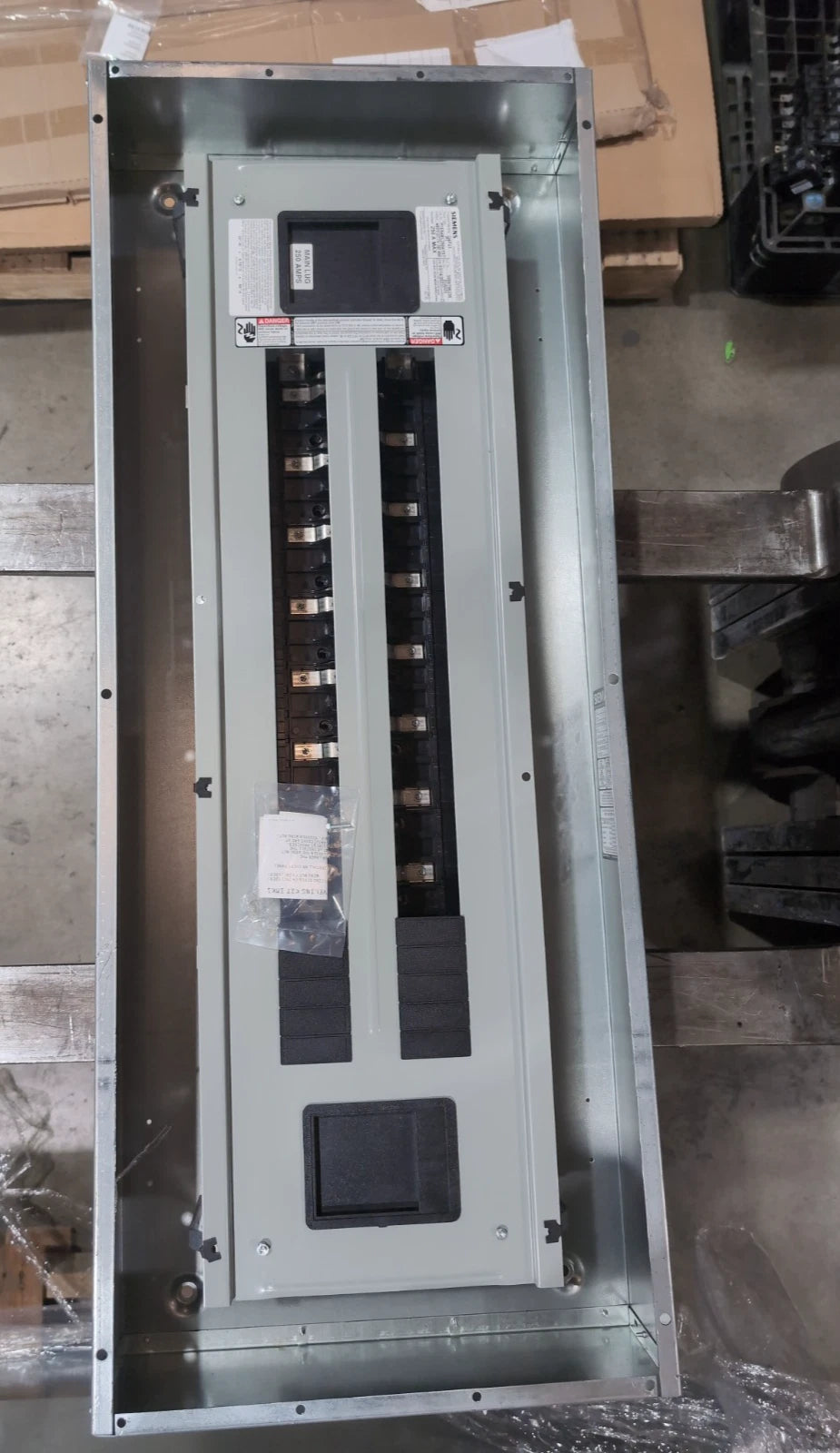 Siemens P1 Panelboard 250A 480/277V 3PH MLO Panel 250 Amp 54 Cir P1E54ML250ATST New