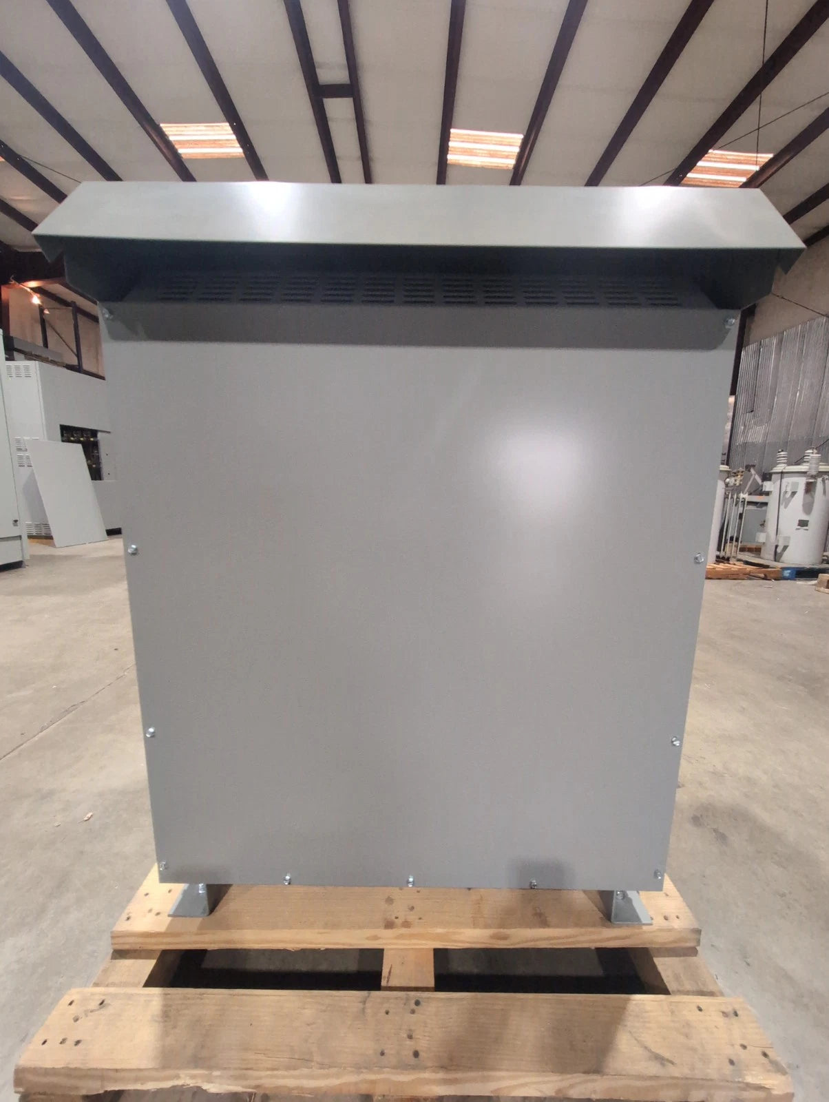 225KVA Siemens 3F5Y225D16 Transformer Pri 480V Sec 480/277V 3PH Outdoor 3R Encl New