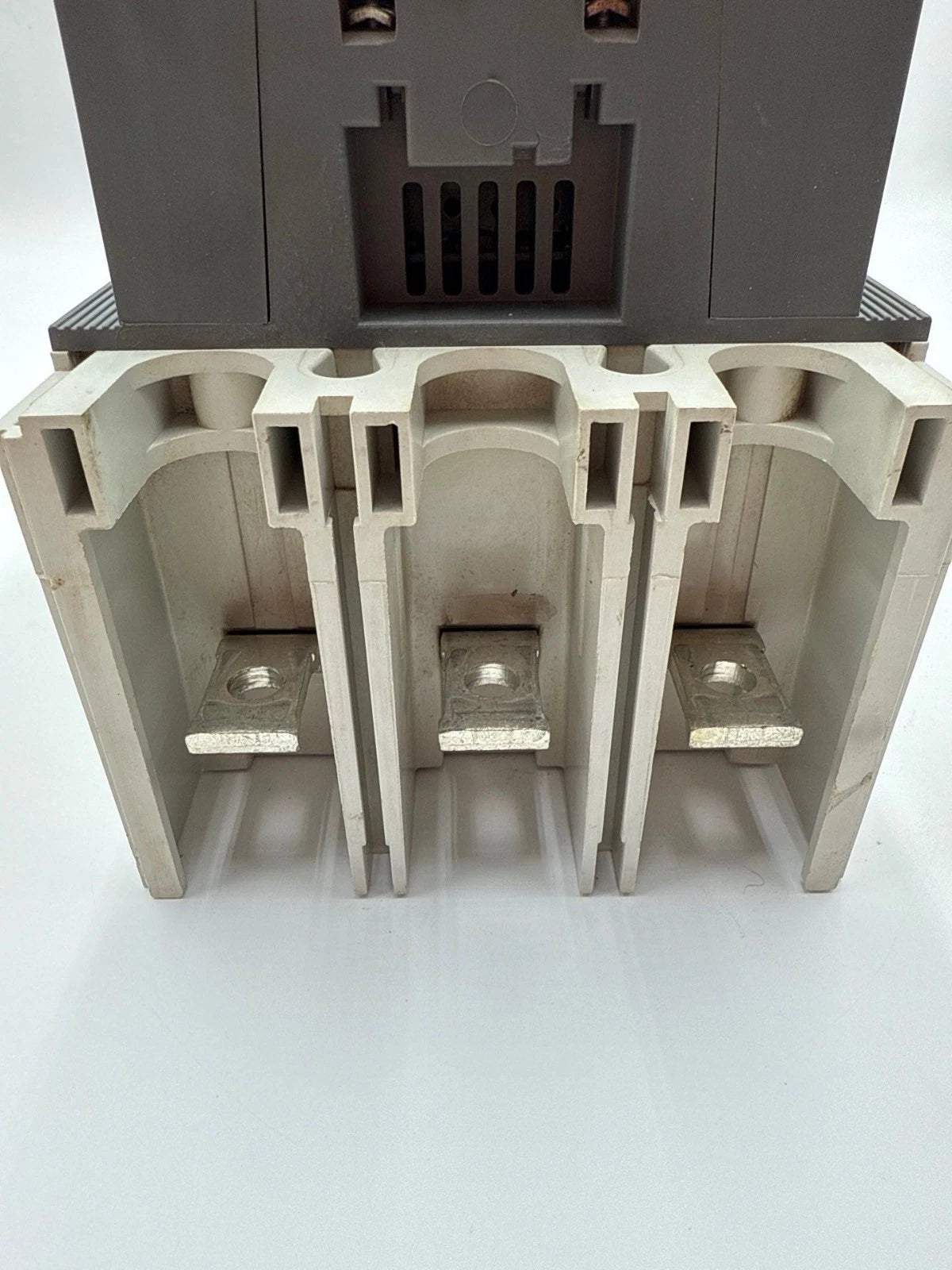 ABB AF300-30 Contactor Coil 100-250V 400A 3P 600V 3PH 300HP AF300-30-11-70 Used