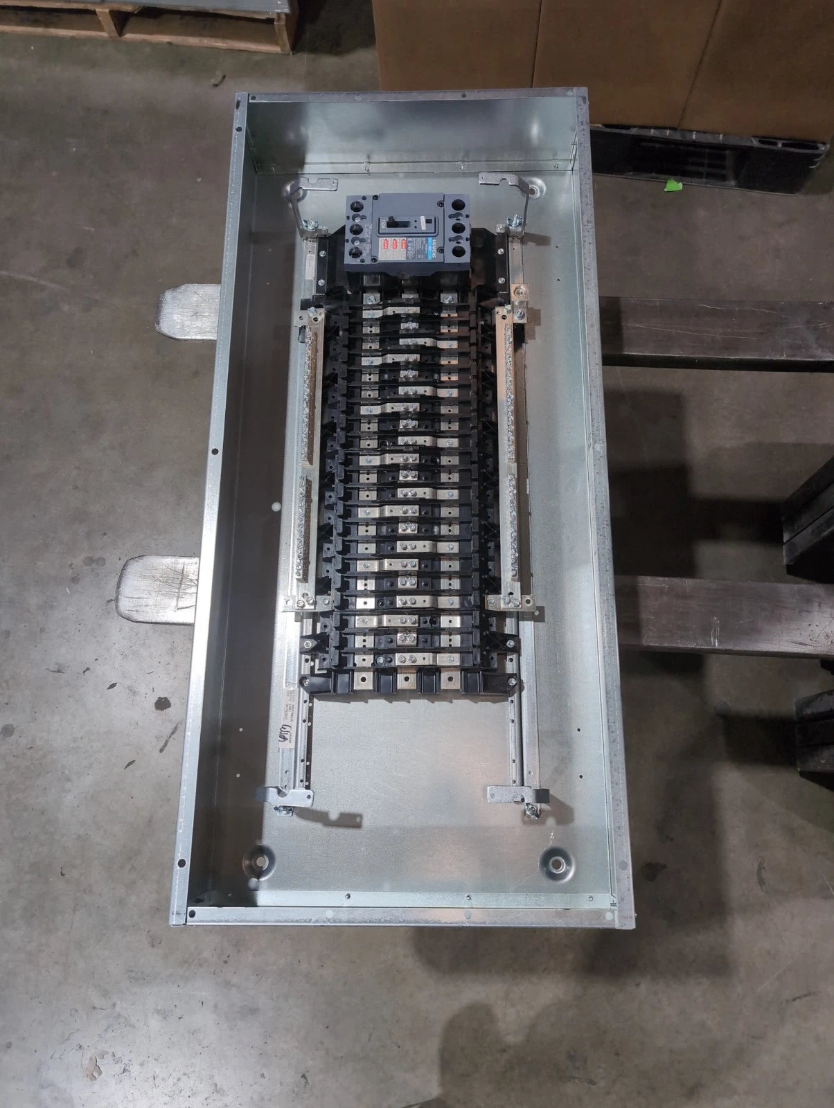 Siemens P1C42QR150ABST P1 Panelboard 150A 208/120V 3PH MCB Panel 150 Amp 42 Cir New