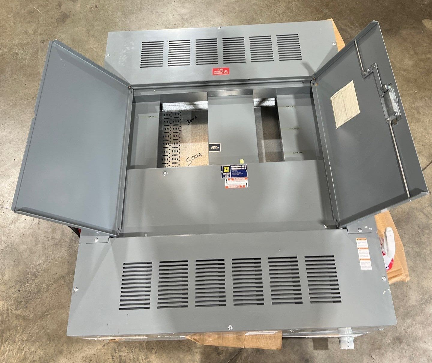 Square D I-Line Panelboard 500A 208/120V 3PH 4W MCB Panel 500 Amp 18Space HC4250DB Used